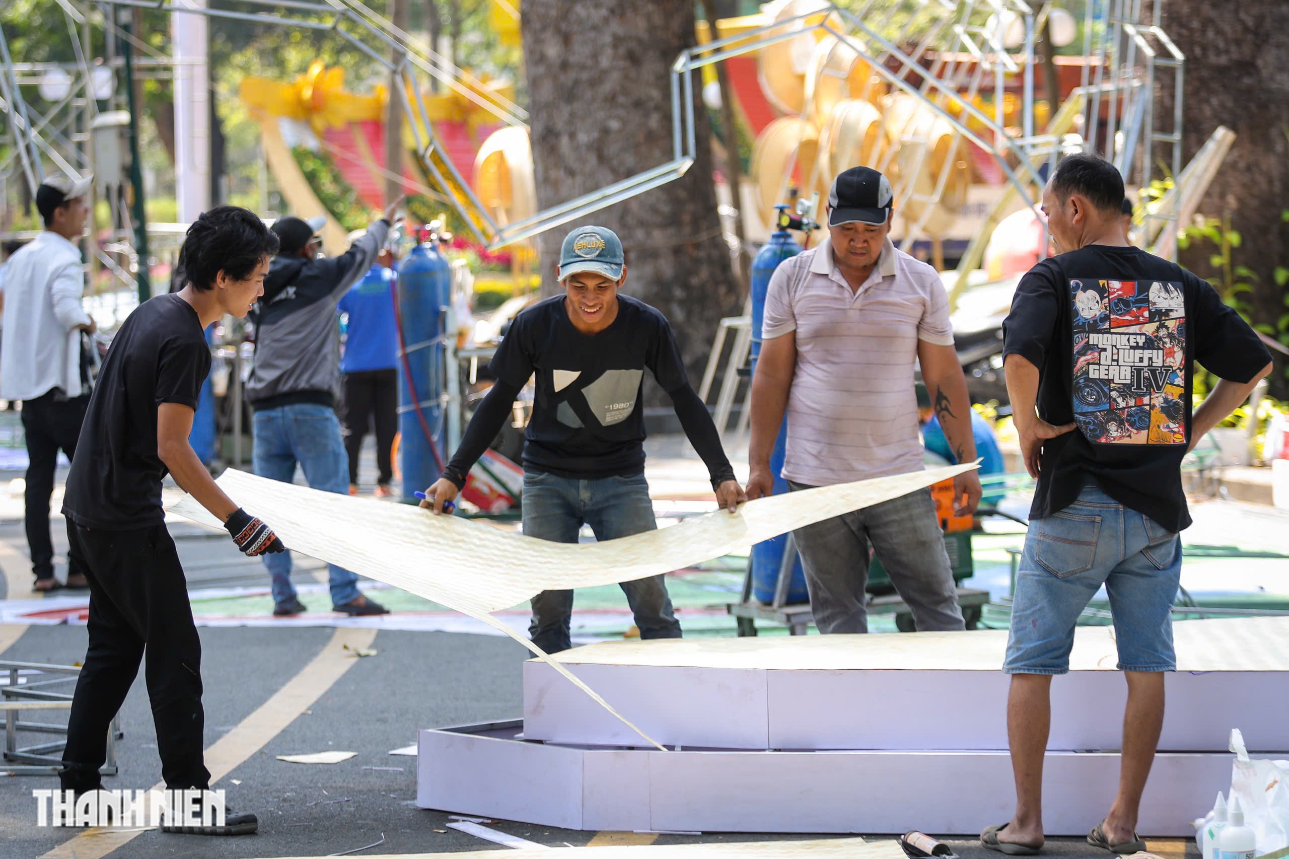 Hội hoa xu&acirc;n TP.HCM Tết B&iacute;nh Ngọ: Linh vật ngựa lộ diện ở c&ocirc;ng vi&ecirc;n Tao Đ&agrave;n- Ảnh 7.