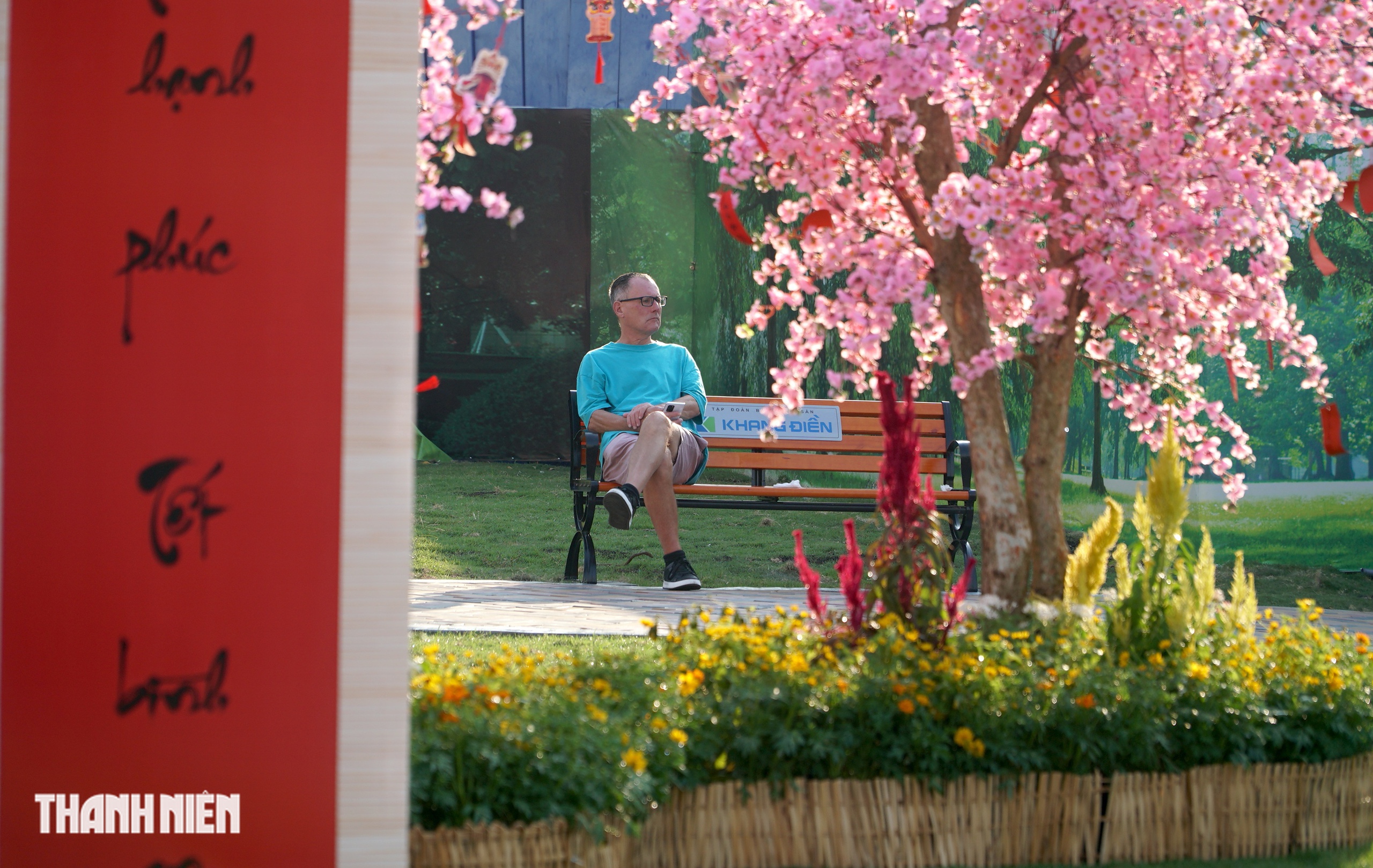 Check-in tết nơi đất v&agrave;ng thương x&aacute; Tax cạnh đường hoa Nguyễn Huệ ở TP.HCM- Ảnh 9.