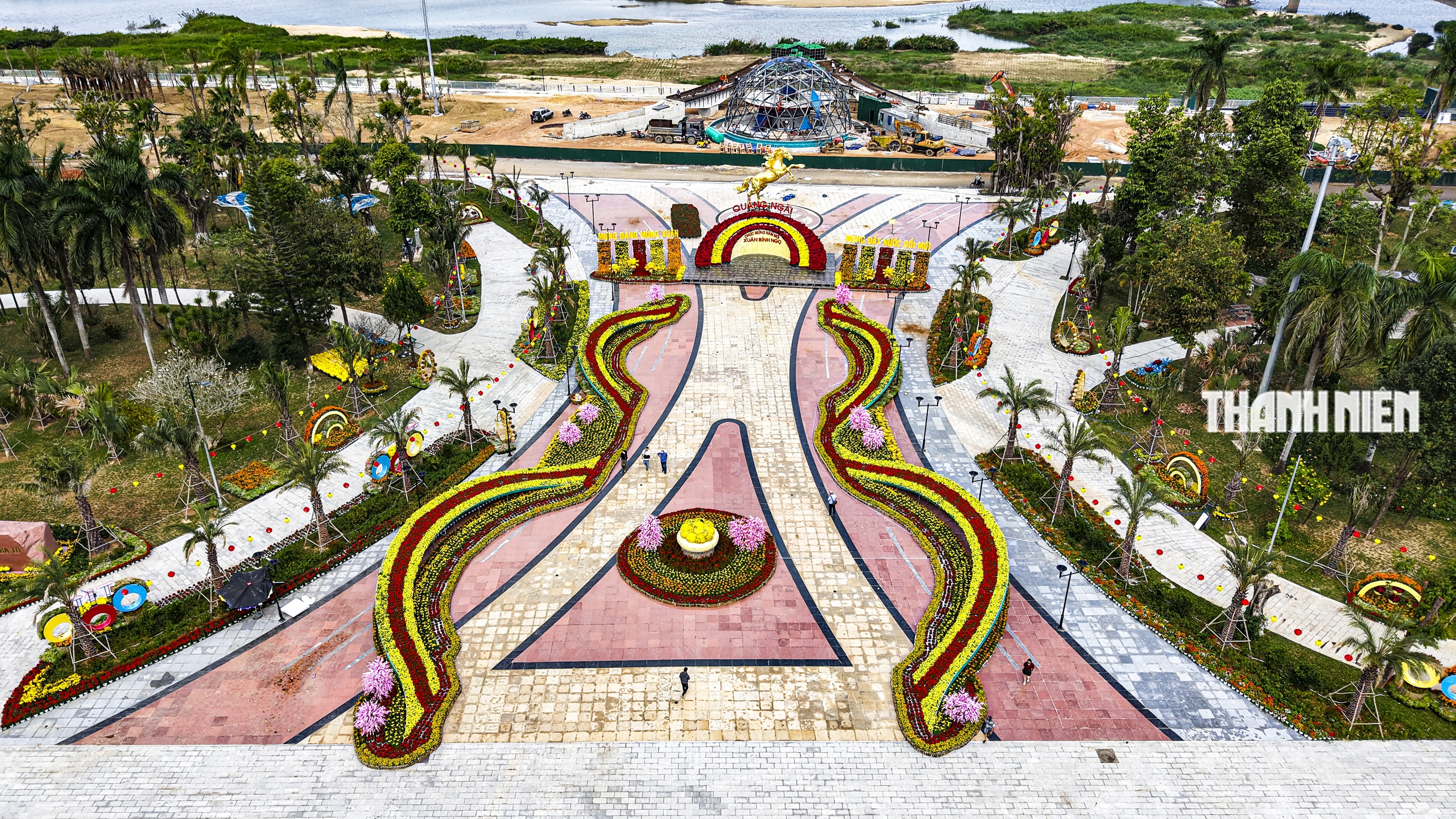 Ngựa v&agrave;ng Quảng Ng&atilde;i cao 10 m 'c&oacute; hồn' ở c&ocirc;ng vi&ecirc;n Ba Tơ- Ảnh 3.