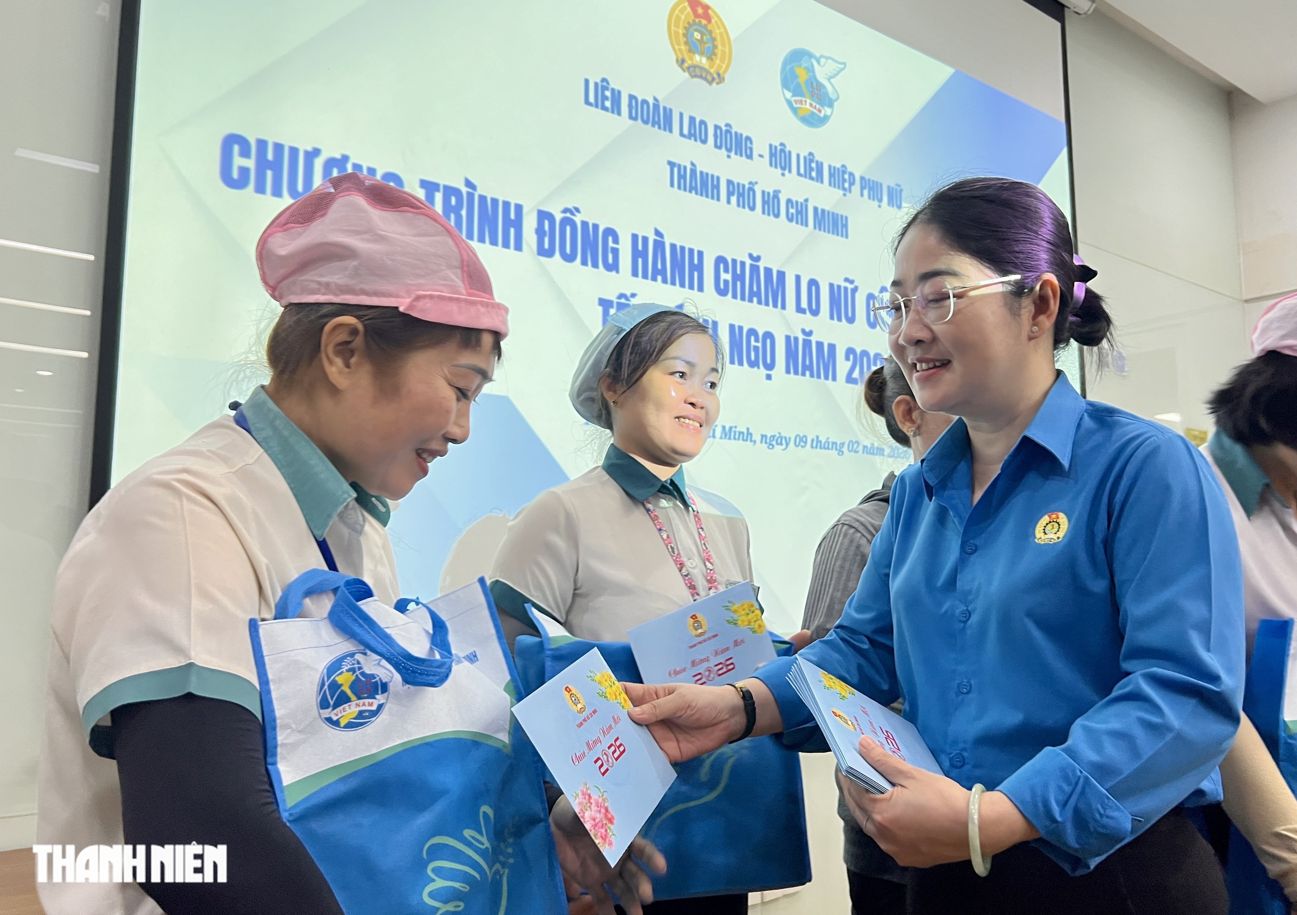 Ng&agrave;y tất ni&ecirc;n của nữ c&ocirc;ng nh&acirc;n nh&acirc;n mắc bệnh hiểm ngh&egrave;o: Tết n&agrave;y kh&ocirc;ng lẻ loi - Ảnh 2.