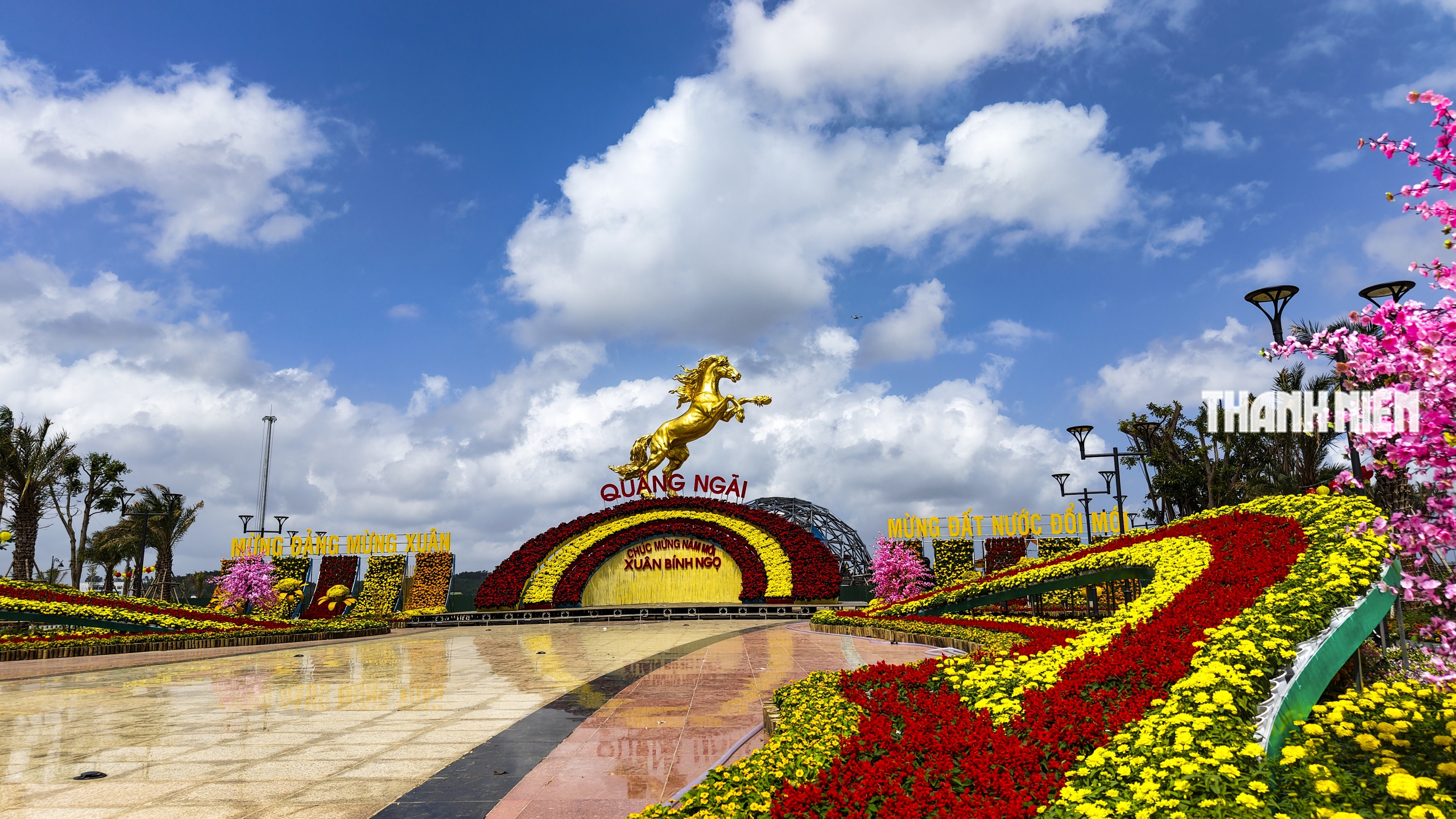 Ngựa v&agrave;ng Quảng Ng&atilde;i cao 10 m 'c&oacute; hồn' ở c&ocirc;ng vi&ecirc;n Ba Tơ- Ảnh 6.