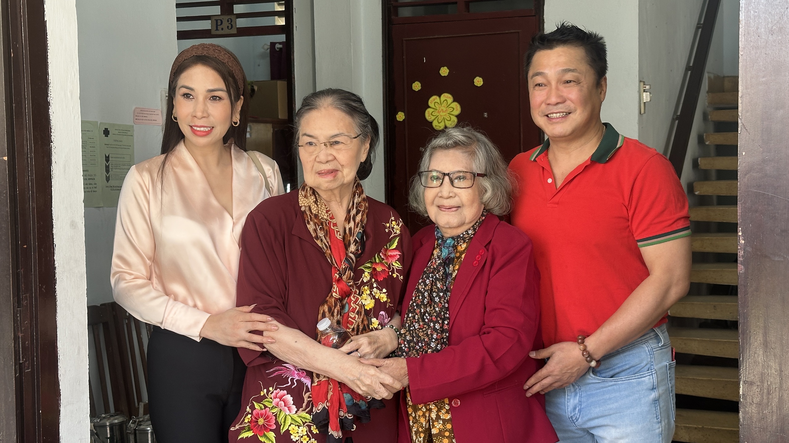 Lý Hùng nghẹn ngào khi cùng em gái Lý Hương thực hiện di nguyện của cha- Ảnh 5.