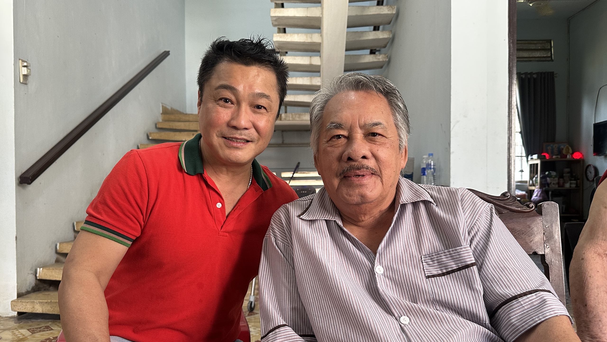 Lý Hùng nghẹn ngào khi cùng em gái Lý Hương thực hiện di nguyện của cha- Ảnh 4.