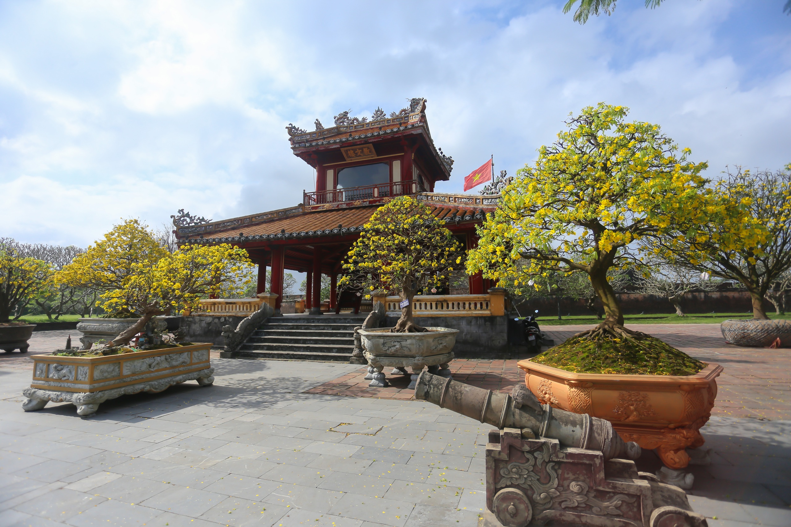 Chi&ecirc;m ngưỡng những 'si&ecirc;u' ho&agrave;ng mai tiền tỉ ở Huế trước Phu Văn L&acirc;u- Ảnh 2.