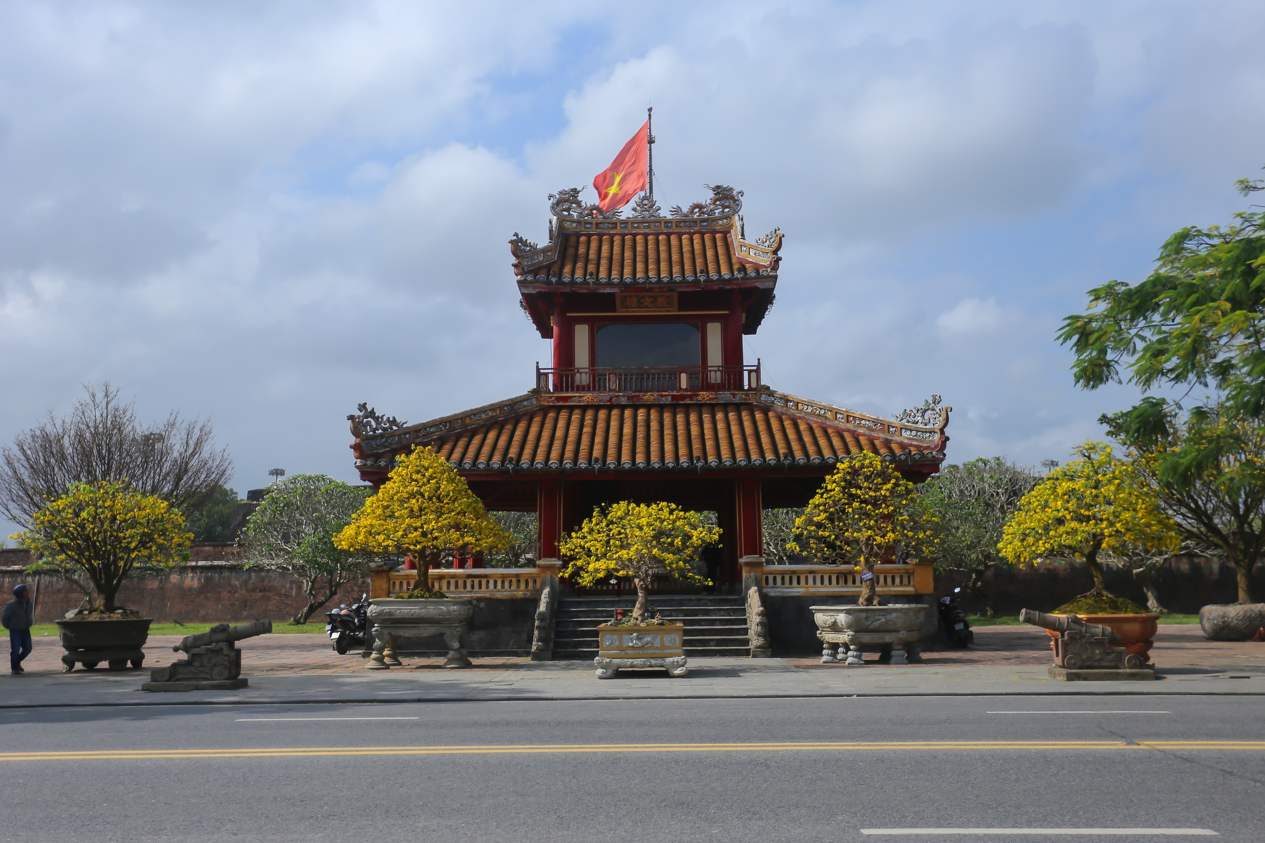 Chi&ecirc;m ngưỡng những 'si&ecirc;u' ho&agrave;ng mai tiền tỉ ở Huế trước Phu Văn L&acirc;u- Ảnh 1.