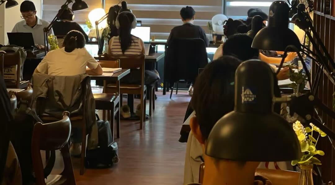 S&aacute;t tết, vẫn 'chạy deadline' xuy&ecirc;n đ&ecirc;m - Ảnh 1.