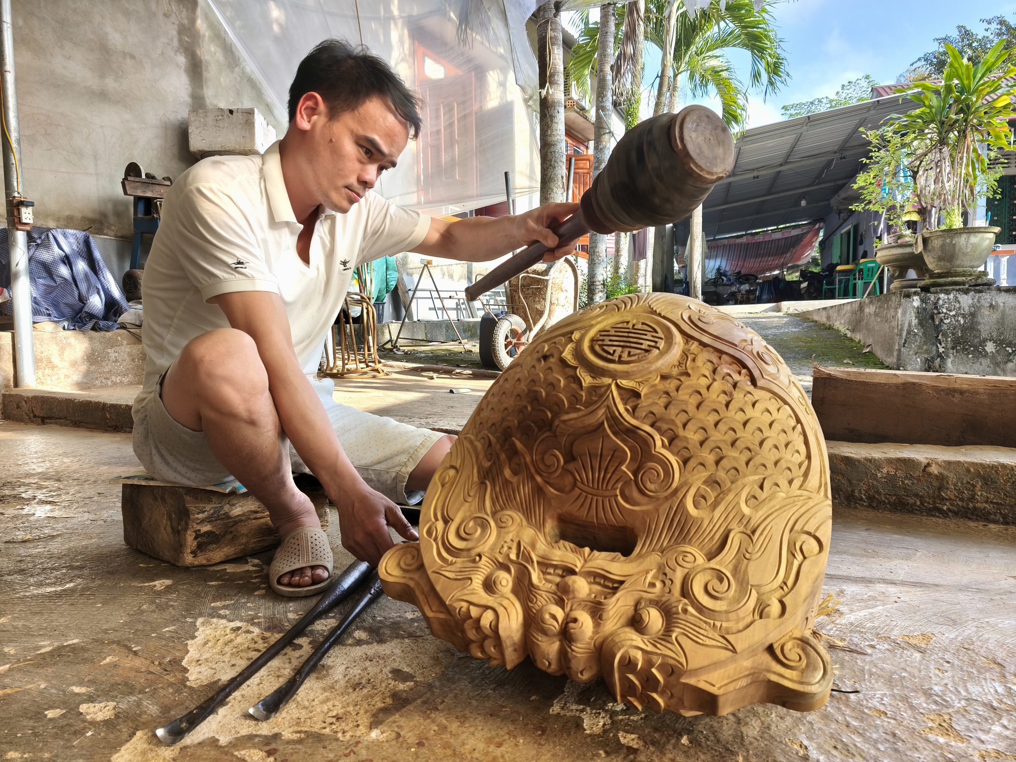 Nghề xưa cố đ&ocirc; c&ograve;n một ch&uacute;t n&agrave;y: Ba đời giữ tiếng m&otilde; chốn thiền m&ocirc;n- Ảnh 1.