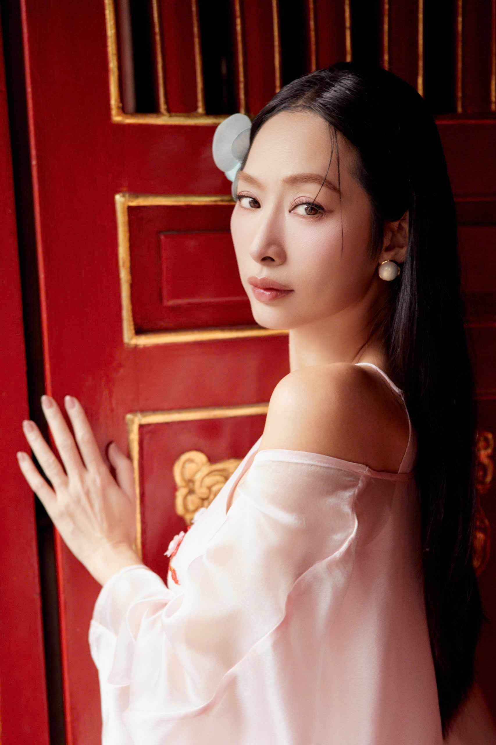 'Biểu tượng gợi cảm' thập ni&ecirc;n 2000 Quỳnh Thy giờ ra sao?- Ảnh 12.