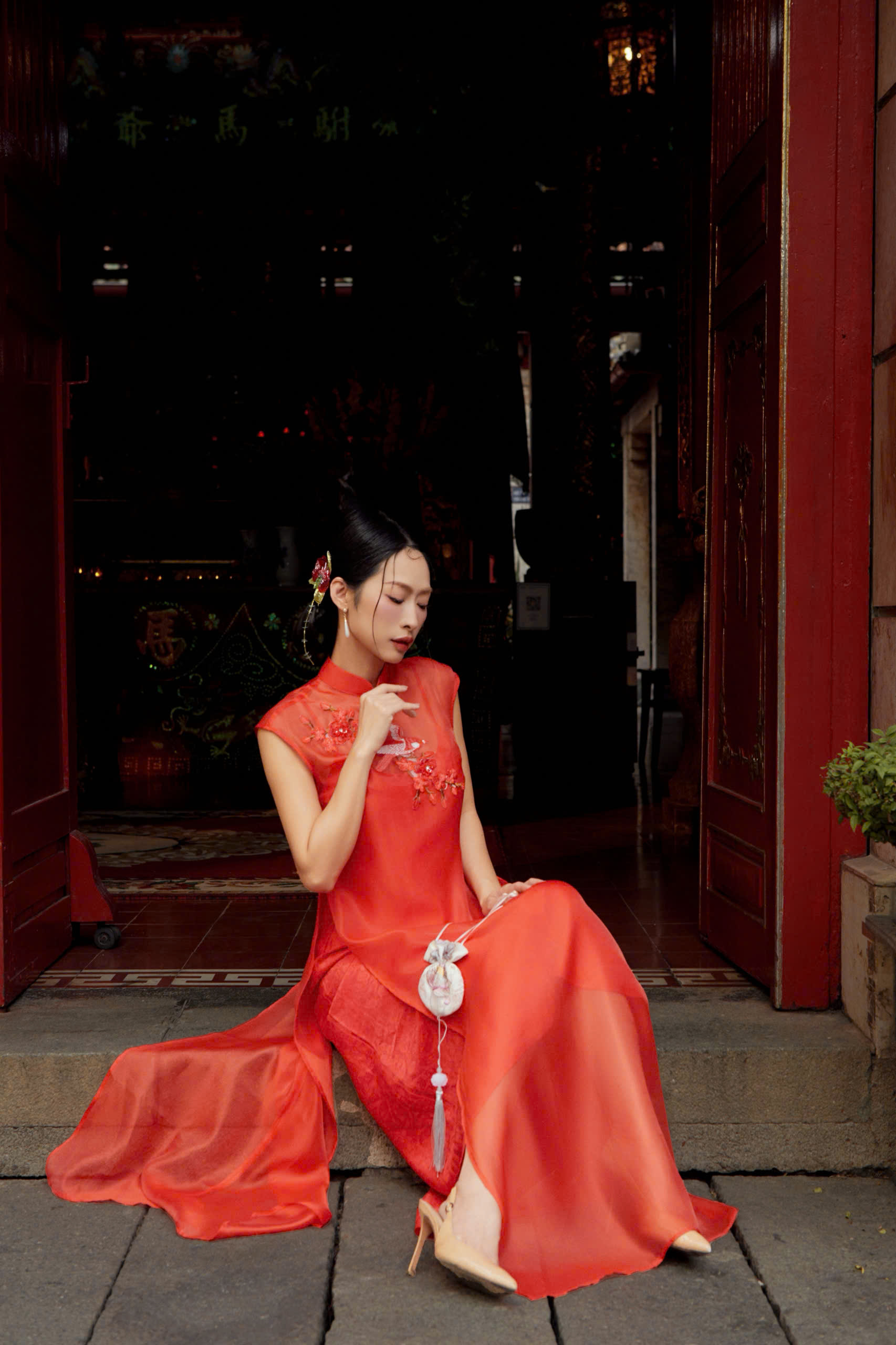 'Biểu tượng gợi cảm' thập ni&ecirc;n 2000 Quỳnh Thy giờ ra sao?- Ảnh 1.