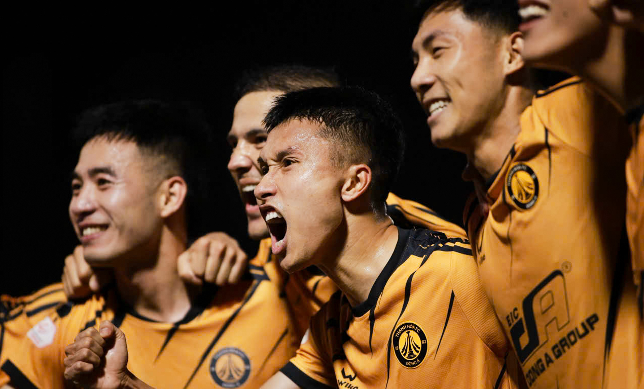 CLB Thanh Hóa 'kiệt sức' vẫn thắng CLB Công an TP.HCM: Chuyện 2 chiếc áo của thủ môn Xuân Hoàng- Ảnh 2.