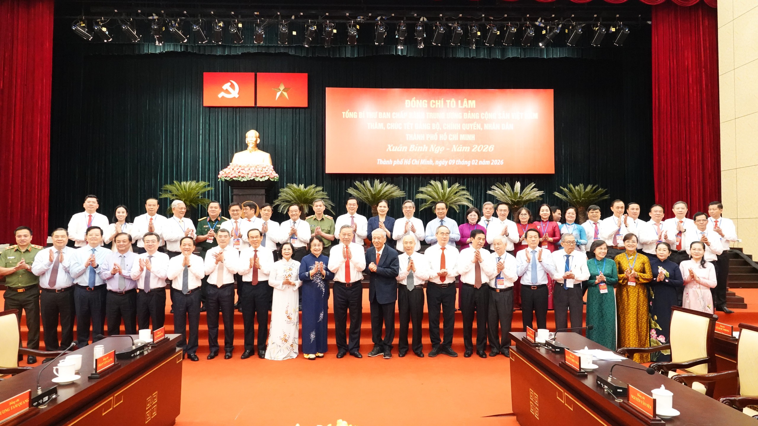 Tổng B&iacute; thư: TP.HCM chăm lo người d&acirc;n kh&ocirc;ng chỉ dịp tết m&agrave; l&agrave;m suốt năm- Ảnh 6.