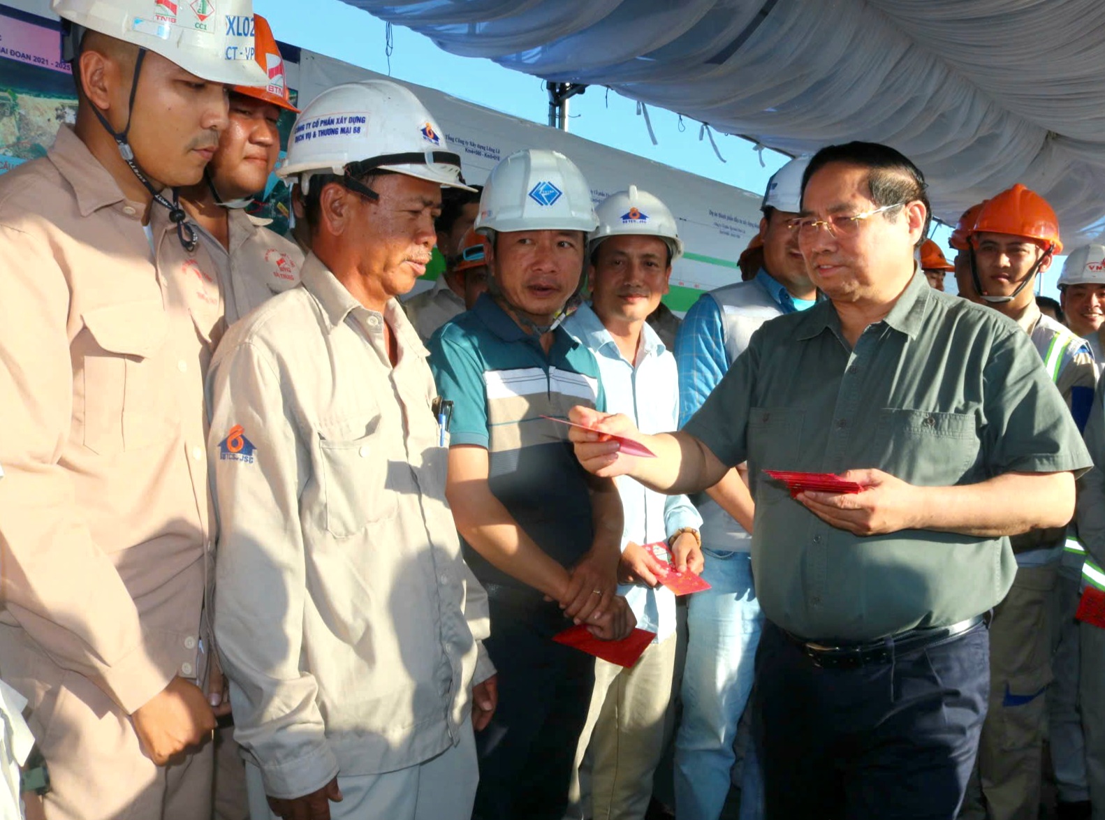 Thủ tướng Phạm Minh Chính kiểm tra cao tốc Bắc - Nam tại Đắk Lắk- Ảnh 2.