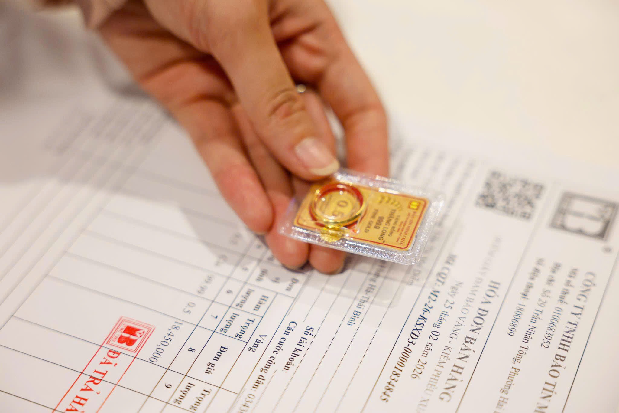 Giá vàng trên chợ mạng tăng loạn xạ- Ảnh 4.