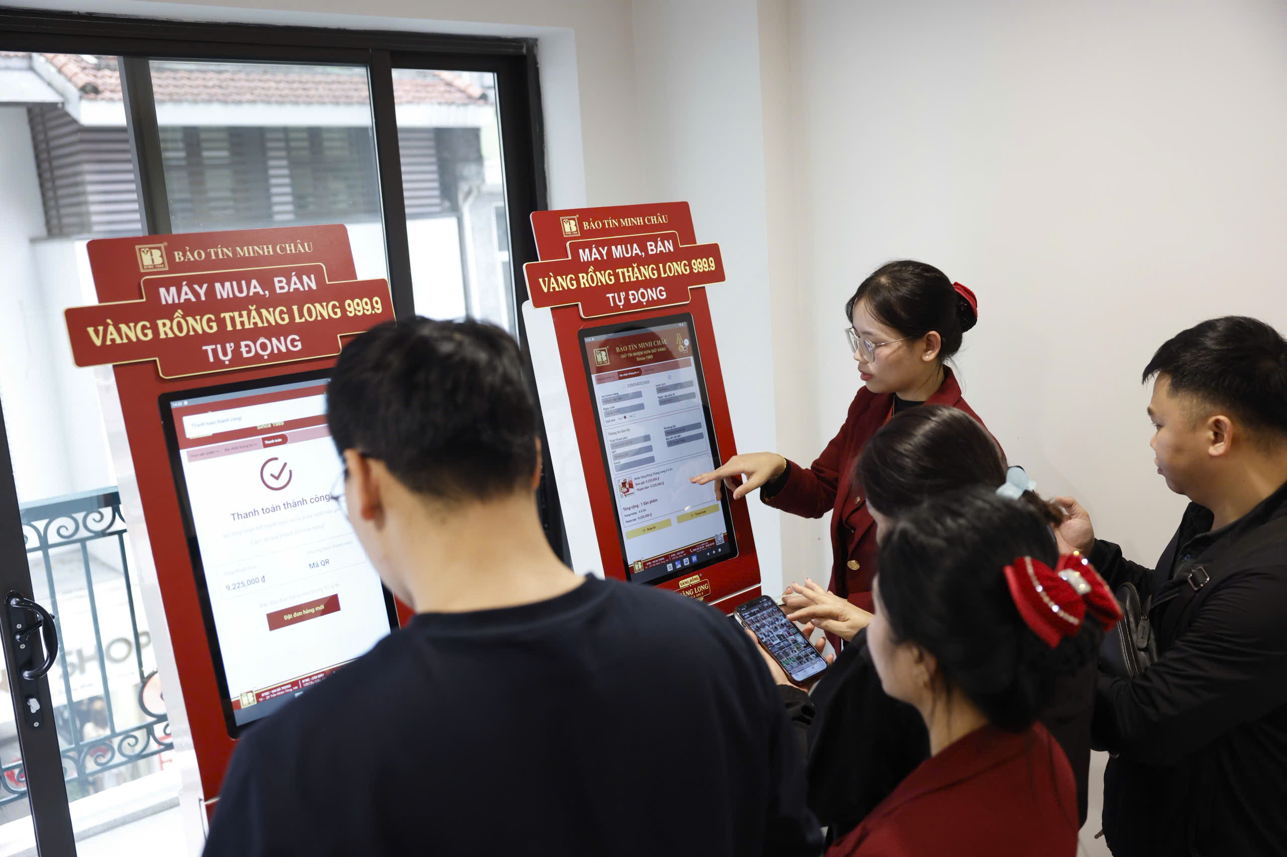 Giá vàng trên chợ mạng tăng loạn xạ- Ảnh 3.