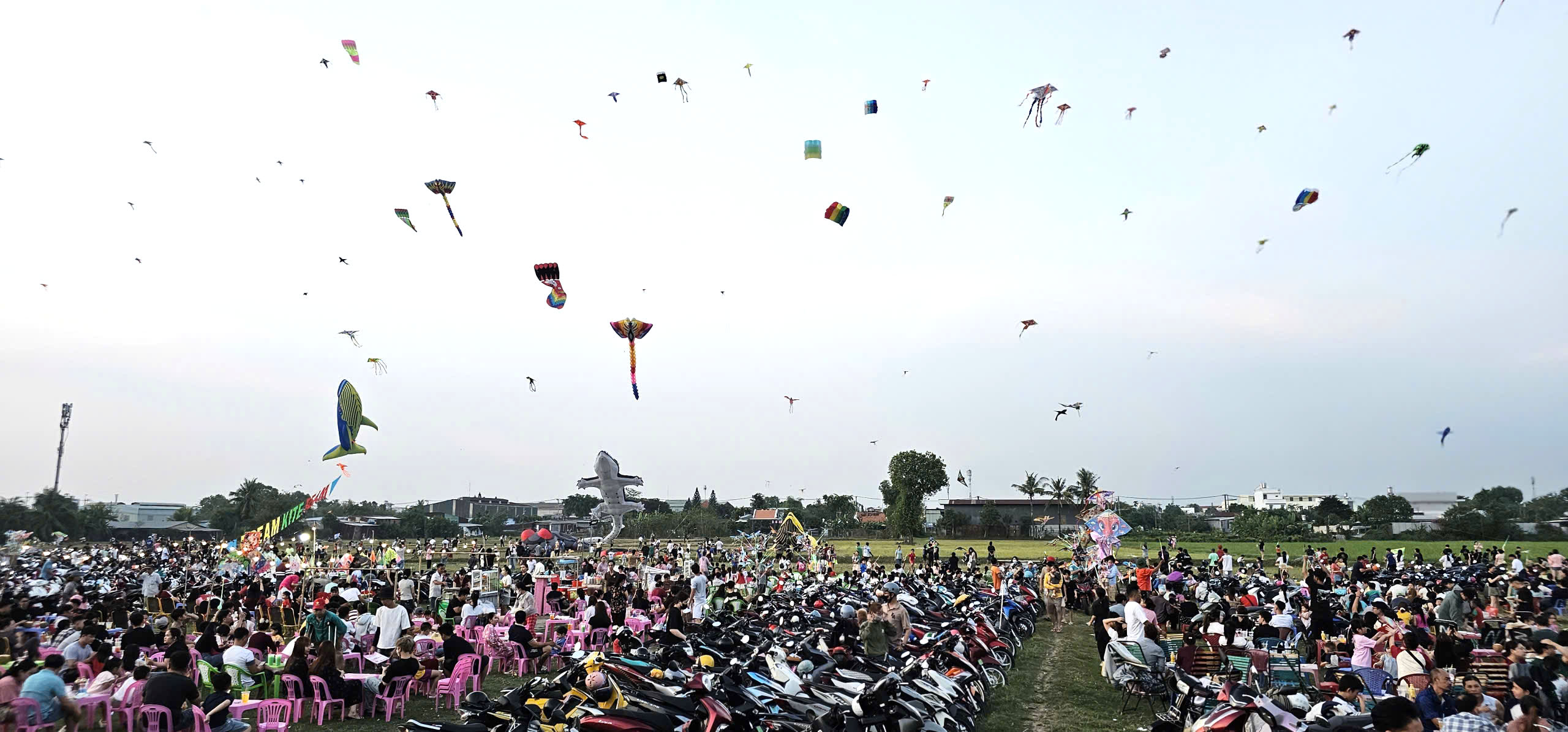 C&aacute;nh đồng diều B&agrave; Canh: Điểm vui chơi rực rỡ sắc m&agrave;u cho trẻ nhỏ cuối tuần - Ảnh 8.