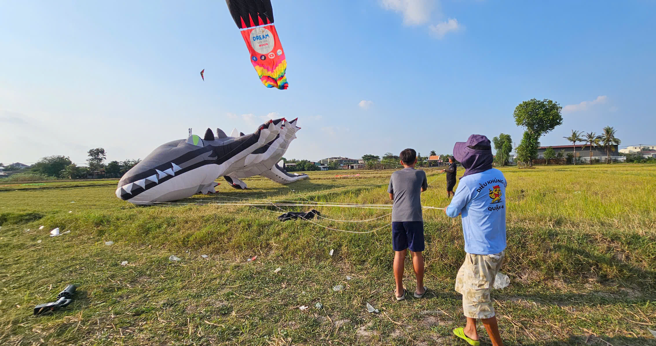 C&aacute;nh đồng diều B&agrave; Canh: Điểm vui chơi rực rỡ sắc m&agrave;u cho trẻ nhỏ cuối tuần - Ảnh 3.