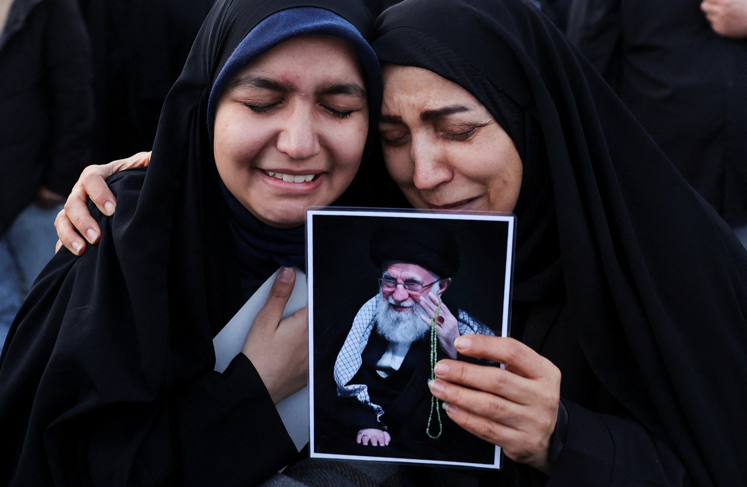 Iran xác nhận lãnh tụ tối cao Ali Khamenei đã chết, ai sẽ thay thế? - Ảnh 1.