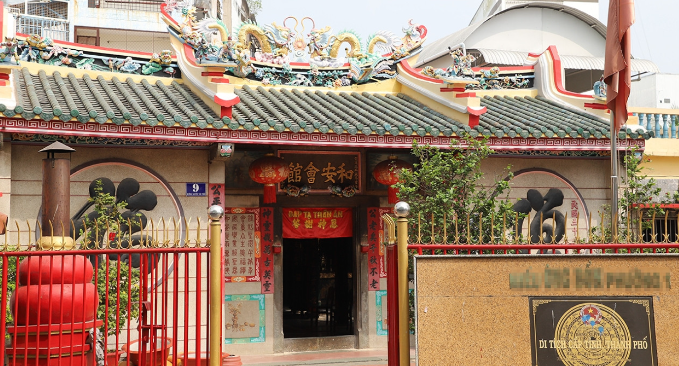 Chùa Ông Bổn và lễ đấu giá lồng đèn độc đáo của người Hoa ở miền Tây - Ảnh 1.