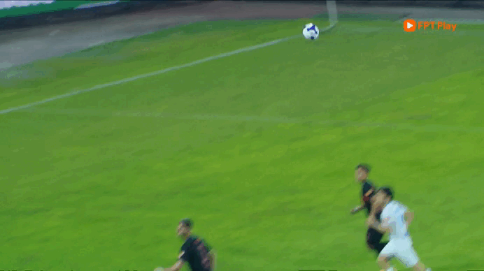 Nam Định ngược d&ograve;ng đ&aacute;nh bại Ninh B&igrave;nh: HLV Việt 'đỏ' t&aacute;i xuất ngoạn mục, n&oacute;i lời gan ruột về Xu&acirc;n Son - Ảnh 2.