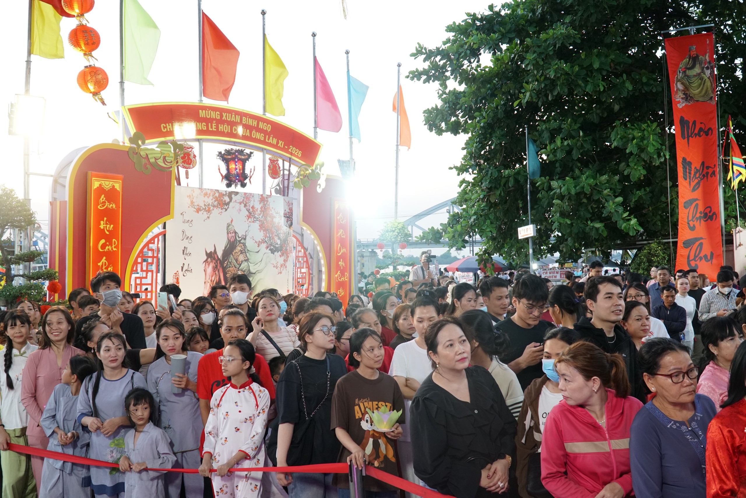 Giải mã ý nghĩa 7 hoa đăng đại và 342 hoa đăng trung thả sông Đồng Nai - Ảnh 6.