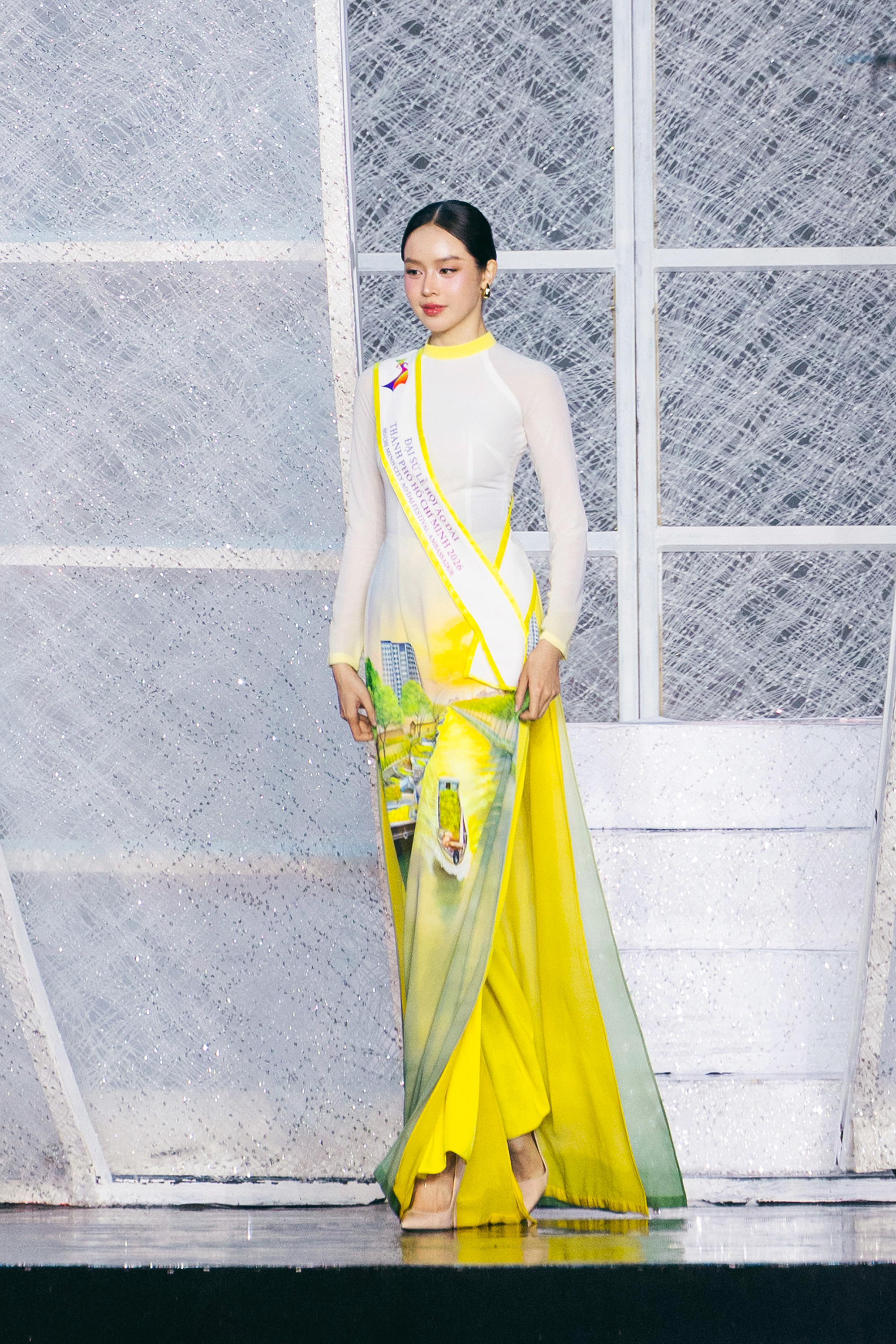 Nữ diễn vi&ecirc;n phim trăm tỉ đọ sắc Hoa hậu Thanh Thủy, Bảo Ngọc - Ảnh 5.