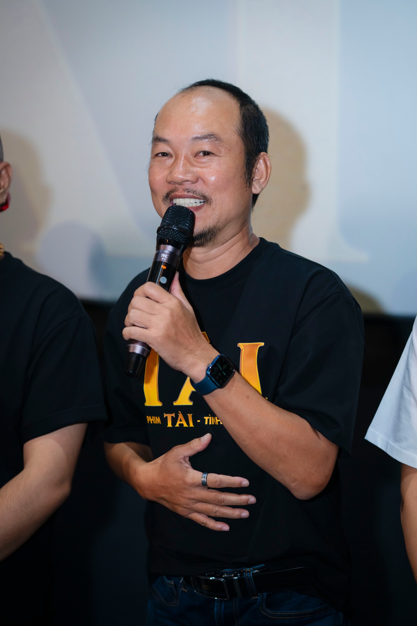 Long Đẹp Trai: T&ocirc;i quay 'cảnh n&oacute;ng' đều b&aacute;o c&aacute;o vợ - Ảnh 1.