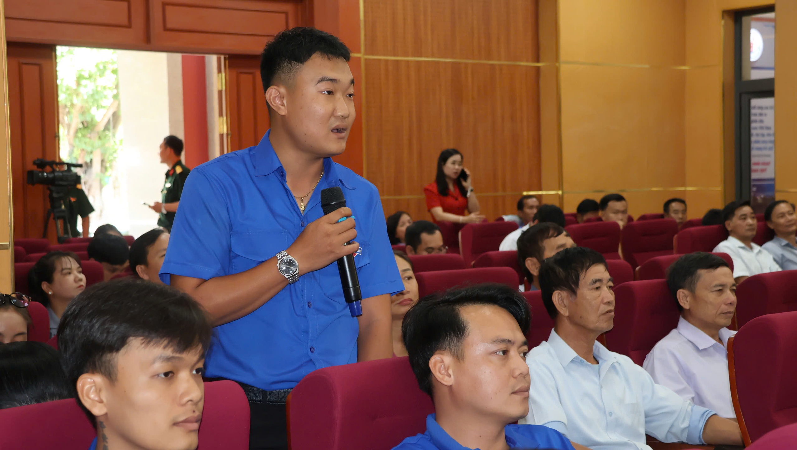 Cử tri TP.HCM đề nghị quan t&acirc;m v&ugrave;ng n&ocirc;ng th&ocirc;n, an to&agrave;n kh&ocirc;ng gian mạng - Ảnh 9.