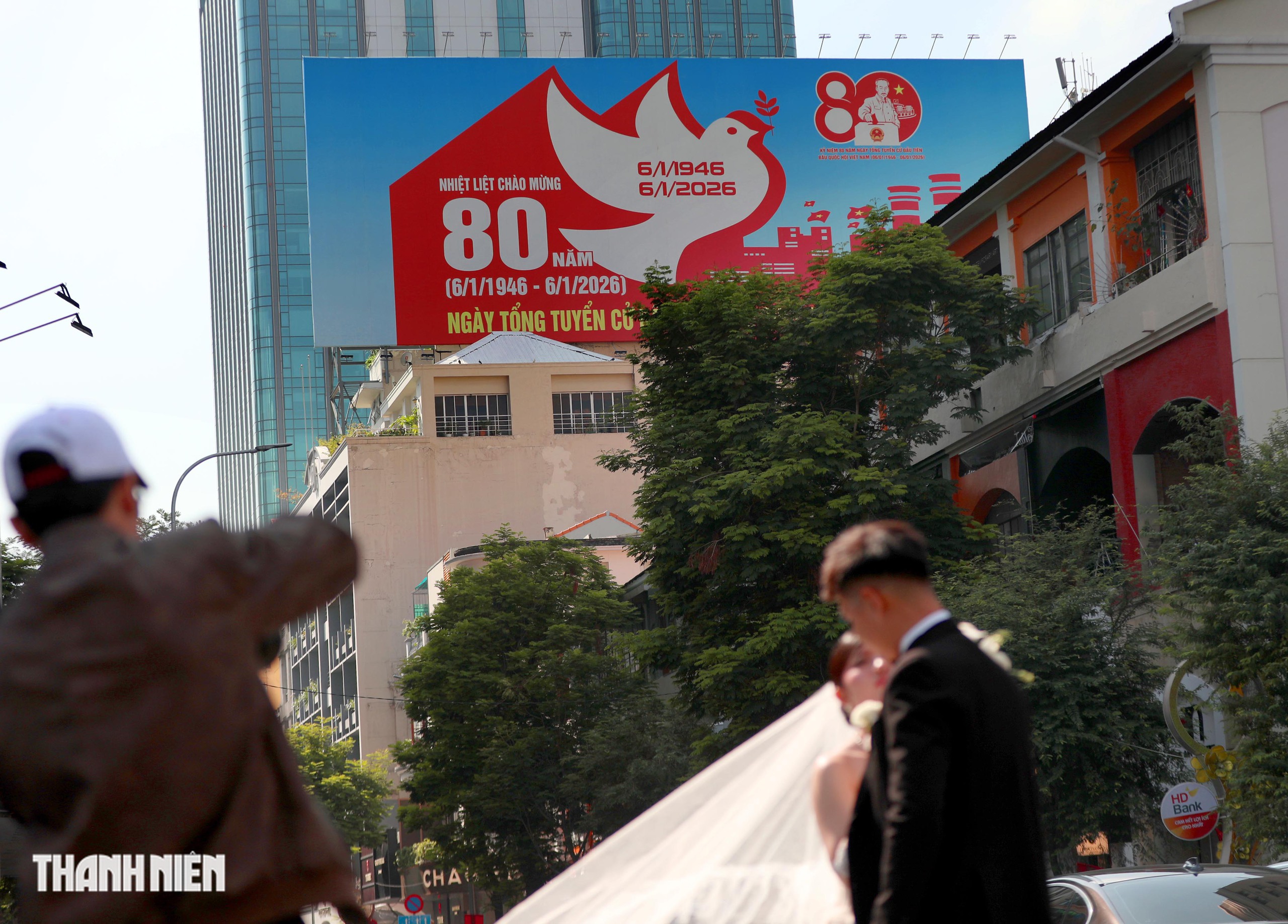 Bầu cử Quốc hội 2026: TP . HCM rực rỡ cờ hoa chào mừng ngày hội toàn dân - Ảnh 8.