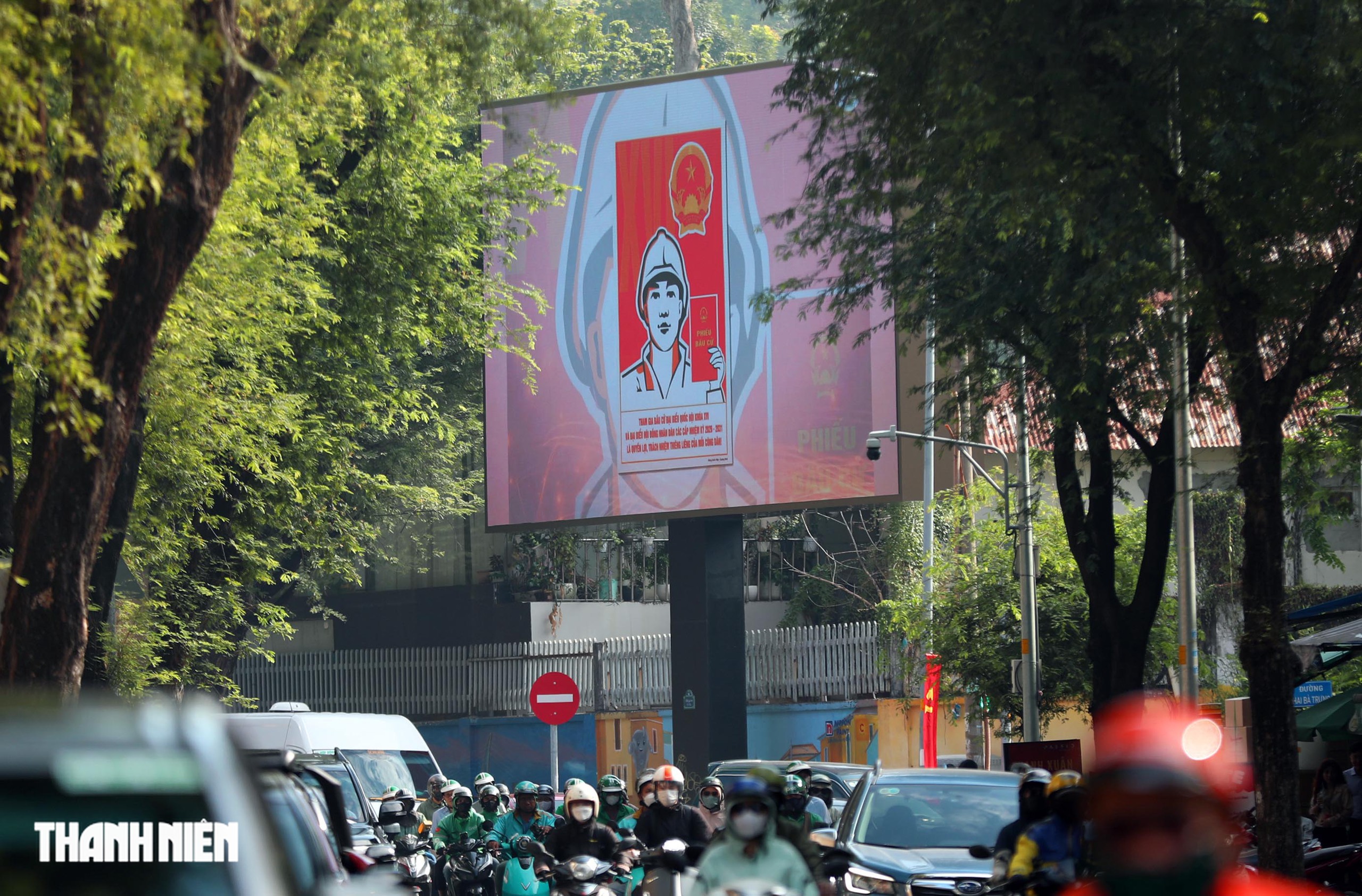 Bầu cử Quốc hội 2026: TP . HCM rực rỡ cờ hoa chào mừng ngày hội toàn dân - Ảnh 7.