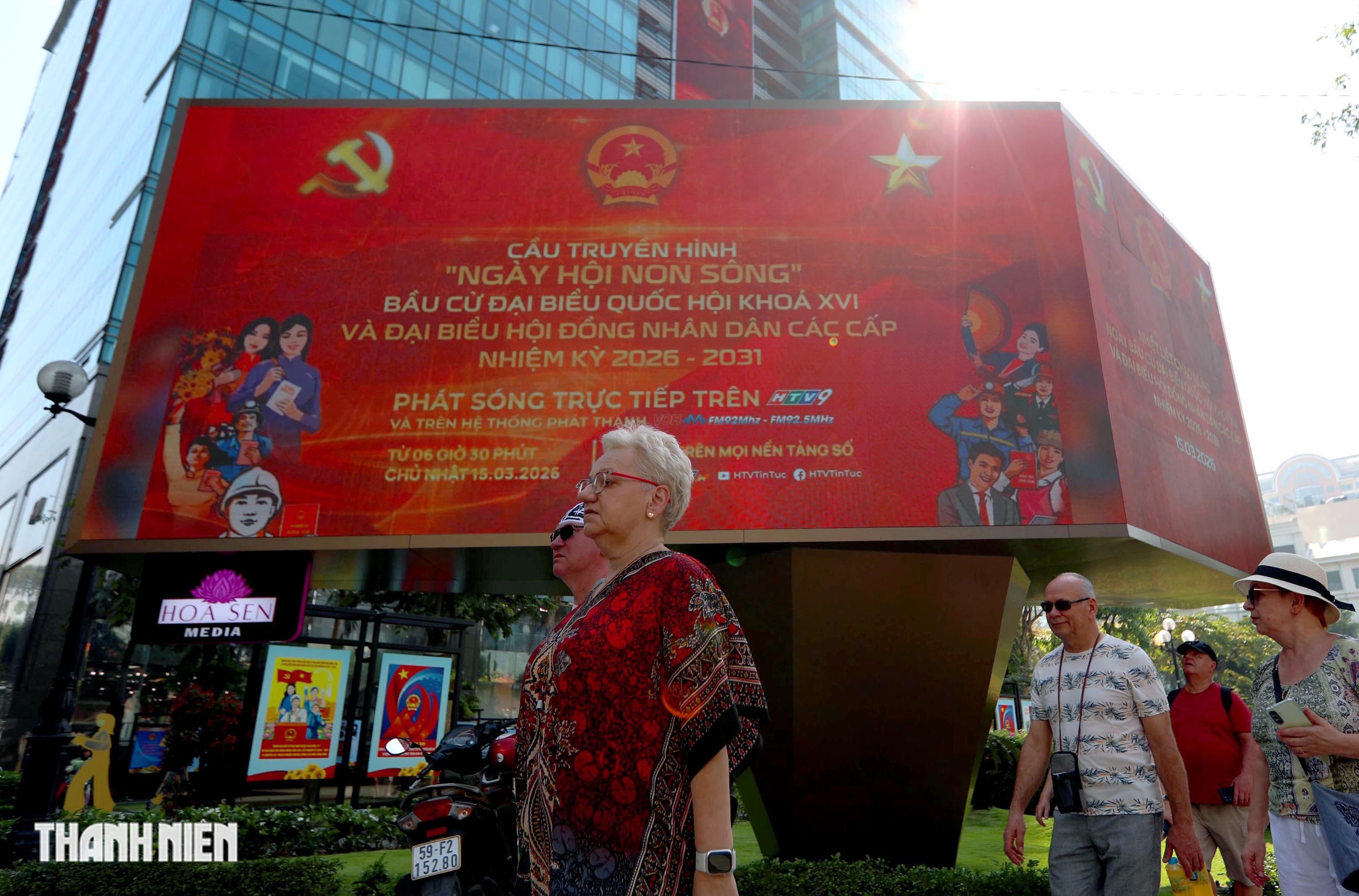 Bầu cử Quốc hội 2026: TP . HCM rực rỡ cờ hoa chào mừng ngày hội toàn dân - Ảnh 3.