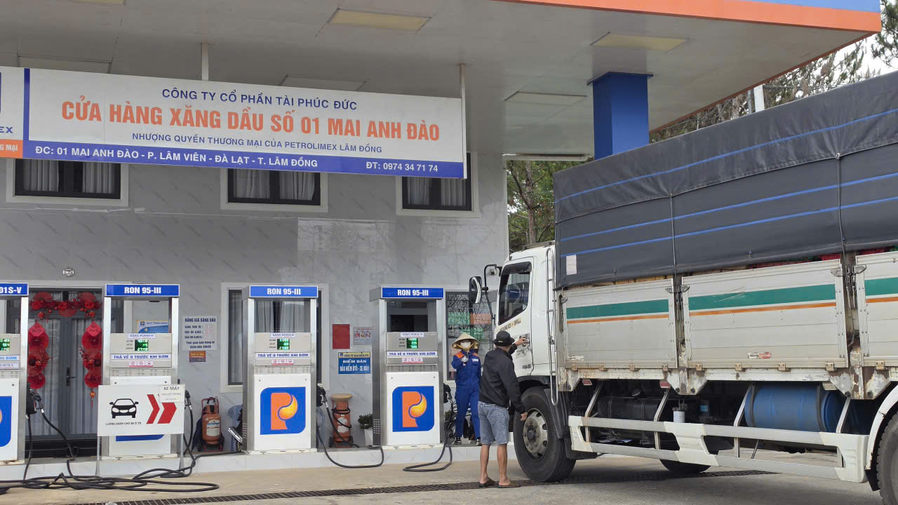 Giá xăng dầu tăng, vật liệu xây dựng leo thang, nhà xe dè dặt tăng cước- Ảnh 3.