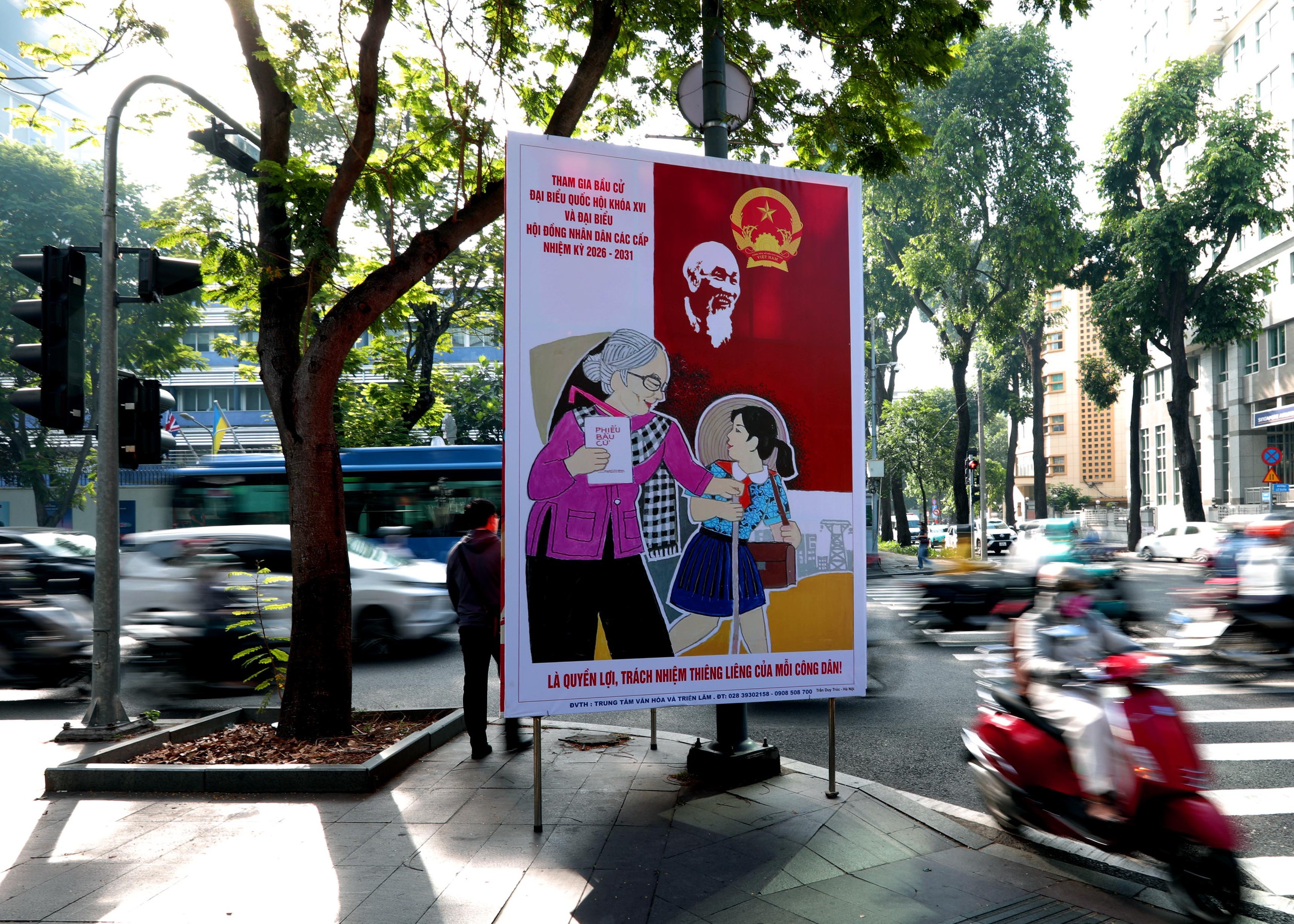 Bầu cử Quốc hội 2026: TP . HCM rực rỡ cờ hoa chào mừng ngày hội toàn dân - Ảnh 2.