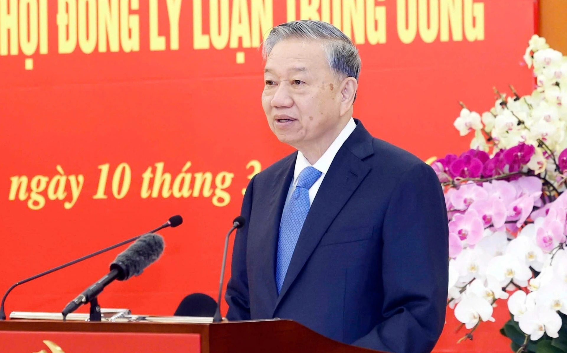 Tổng B&iacute; thư T&ocirc; L&acirc;m khẳng định vai tr&ograve; của Đảng trong c&ocirc;ng t&aacute;c l&yacute; luận 2026 - Ảnh 1.