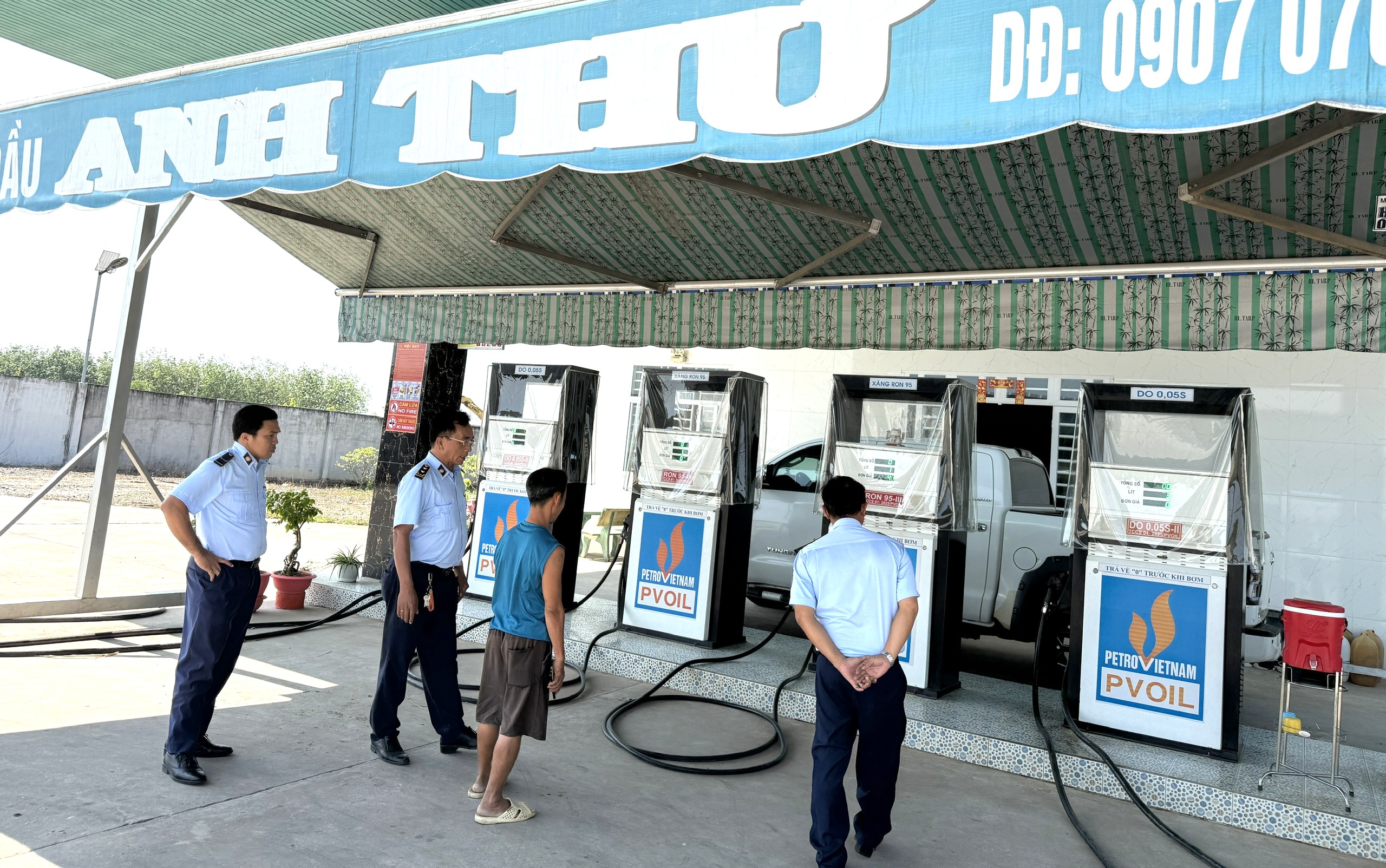 Quản lý thị trường Tây Ninh thông tin về nguyên nhân nhiều cây xăng đóng cửa - Ảnh 2.