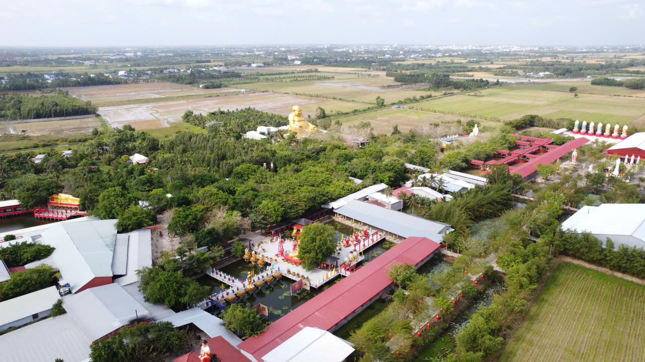 Ngôi chùa lớn nhất Cần Thơ và mái ấm cho những phận đời neo đơn - Ảnh 1.