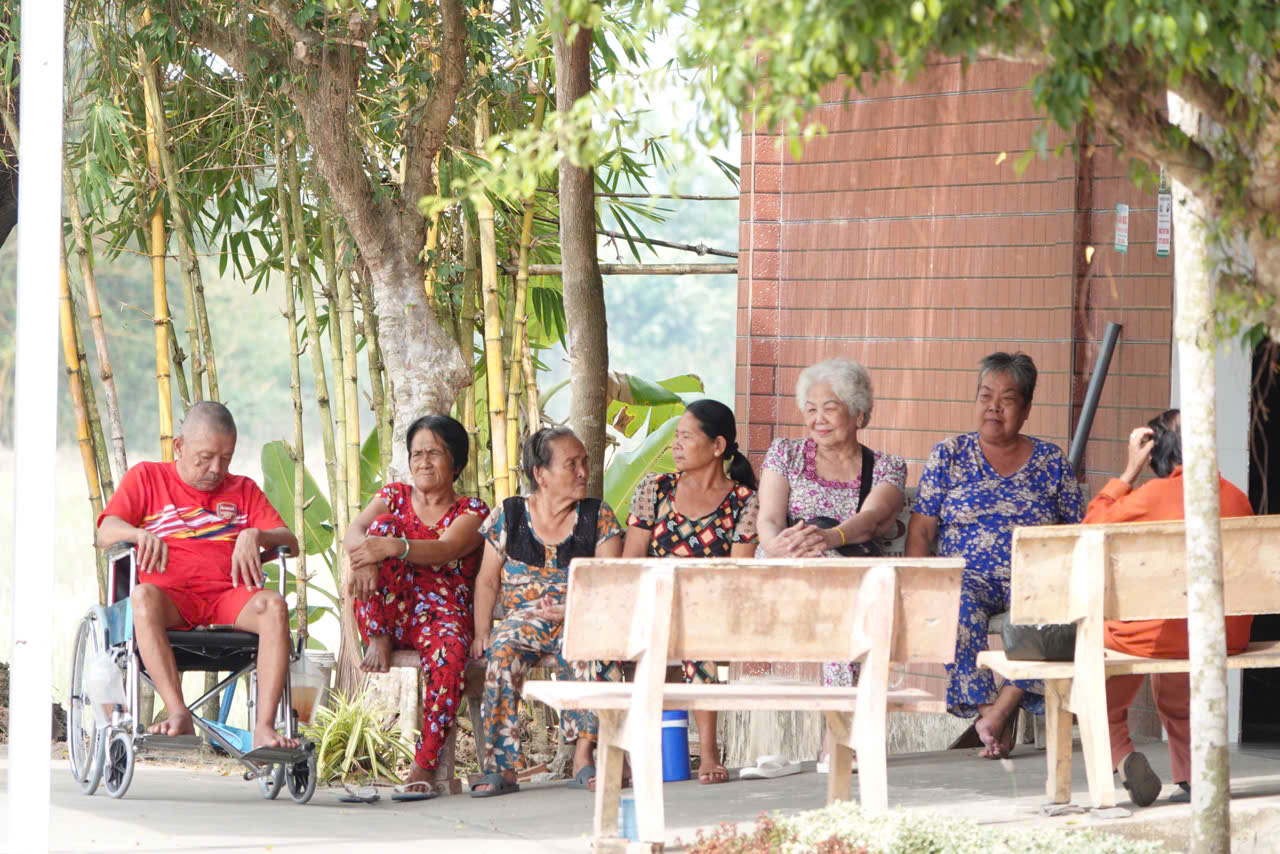 Ngôi chùa lớn nhất Cần Thơ và mái ấm cho những phận đời neo đơn - Ảnh 12.