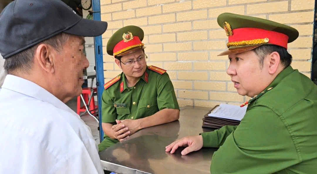 Xử lý lấn chiếm vỉa hè đường Nguyễn Đình Chiểu: Vừa kiên quyết, vừa thấu tình - Ảnh 3.