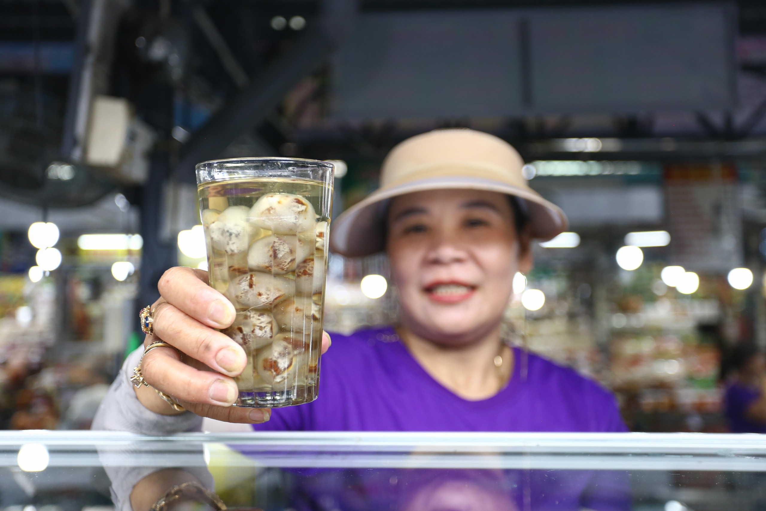 10.000 đồng ăn g&igrave; ở Huế: 'C&agrave;ng qu&eacute;t' những tọa độ ngon - bổ - rẻ- Ảnh 6.