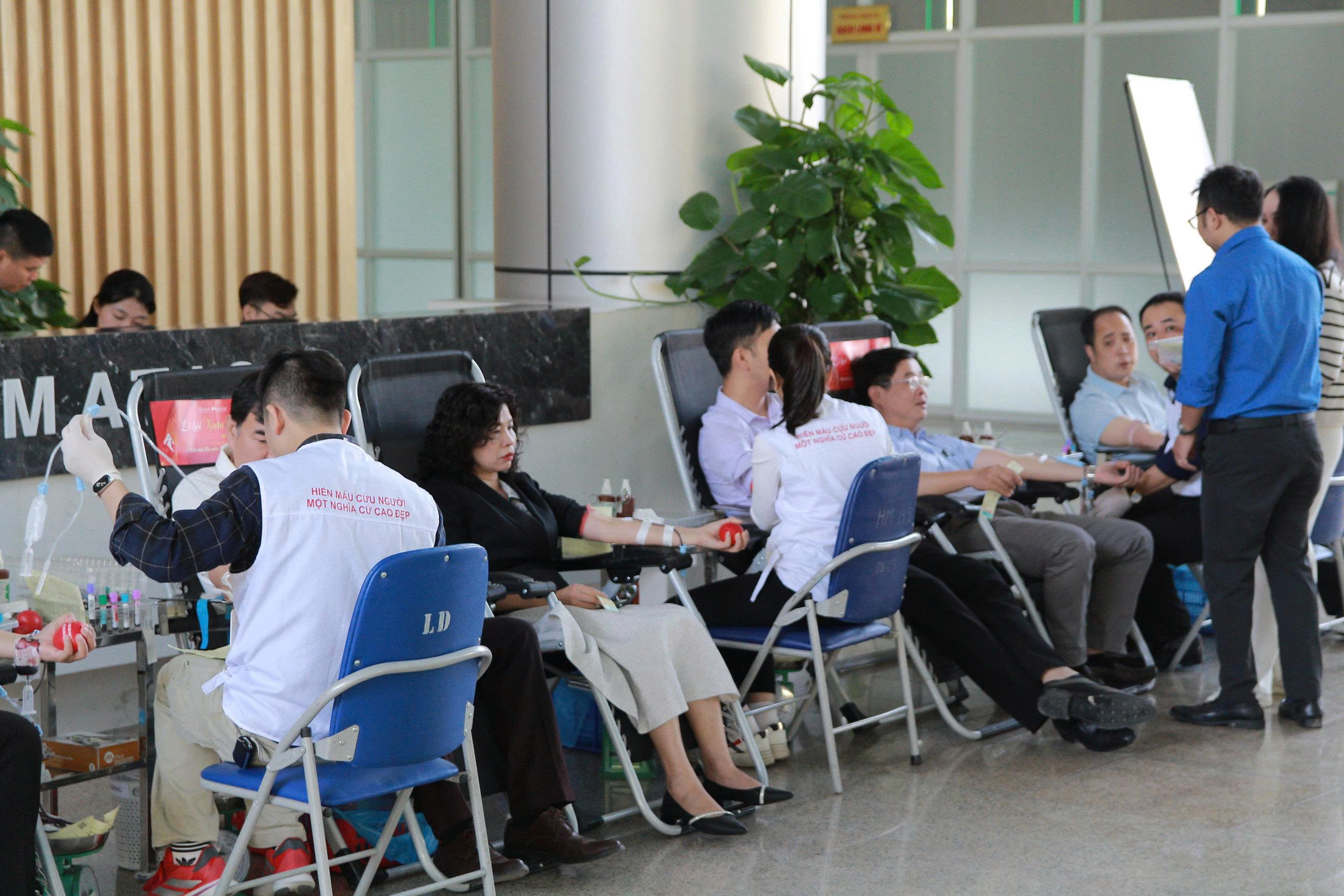 Từ dự b&aacute;o thời tiết đến hiến m&aacute;u  - Ảnh 1.