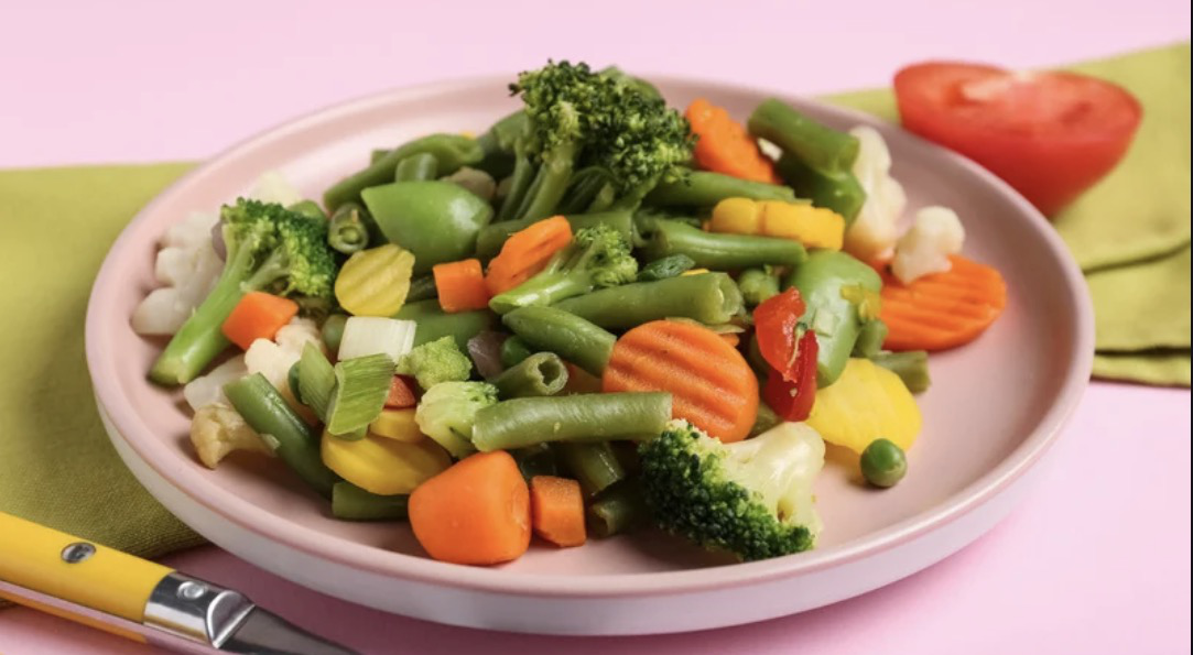 Người &iacute;t ăn rau n&ecirc;n bổ sung bằng g&igrave;? Kh&ocirc;ng phải cứ uống vitamin l&agrave; đủ - Ảnh 1.