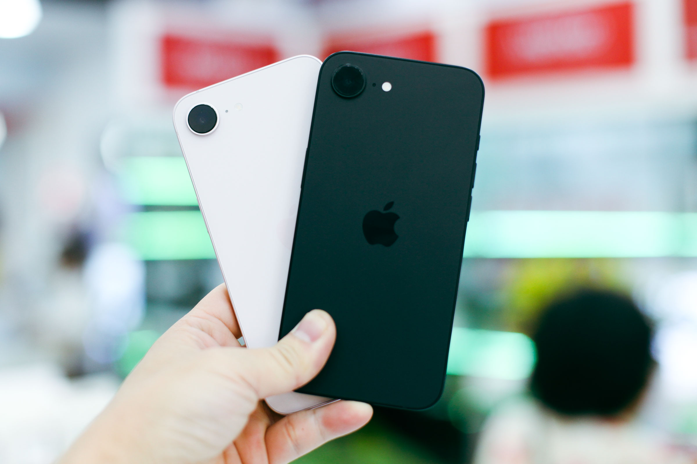 iPhone 17 gi&aacute; rẻ mở b&aacute;n tại Việt Nam, gi&aacute; từ 18 triệu đồng - Ảnh 4.