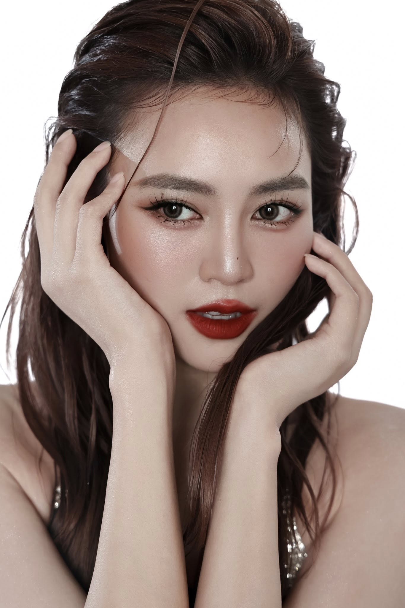 Lan Ngọc v&agrave; d&agrave;n mỹ nh&acirc;n Việt v&agrave;o đề cử 100 gương mặt đẹp nhất thế giới - Ảnh 1.