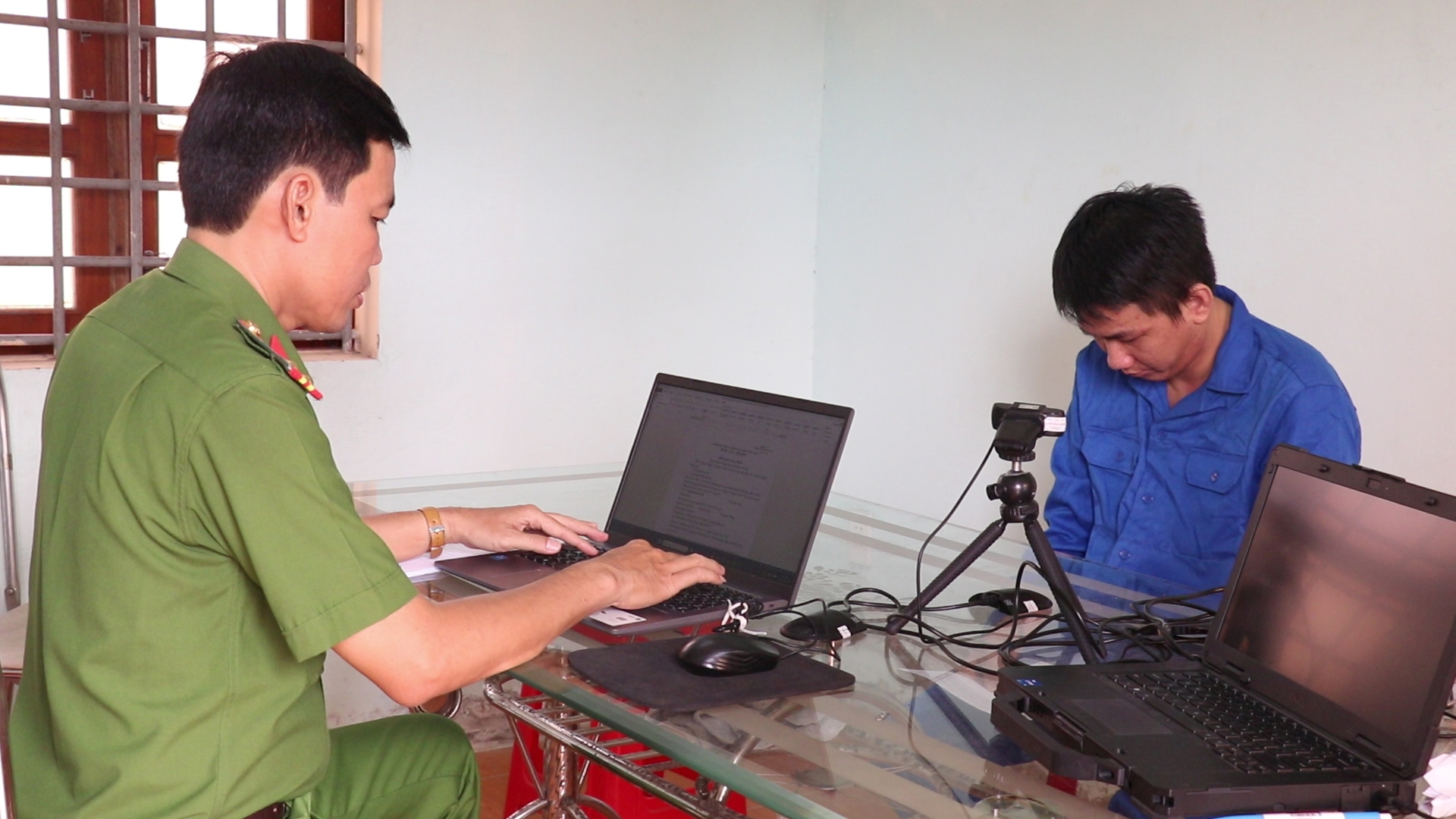 Giết người bằng dao, bị khởi tố thêm tội sử dụng trái phép vũ khí quân dụng- Ảnh 1.