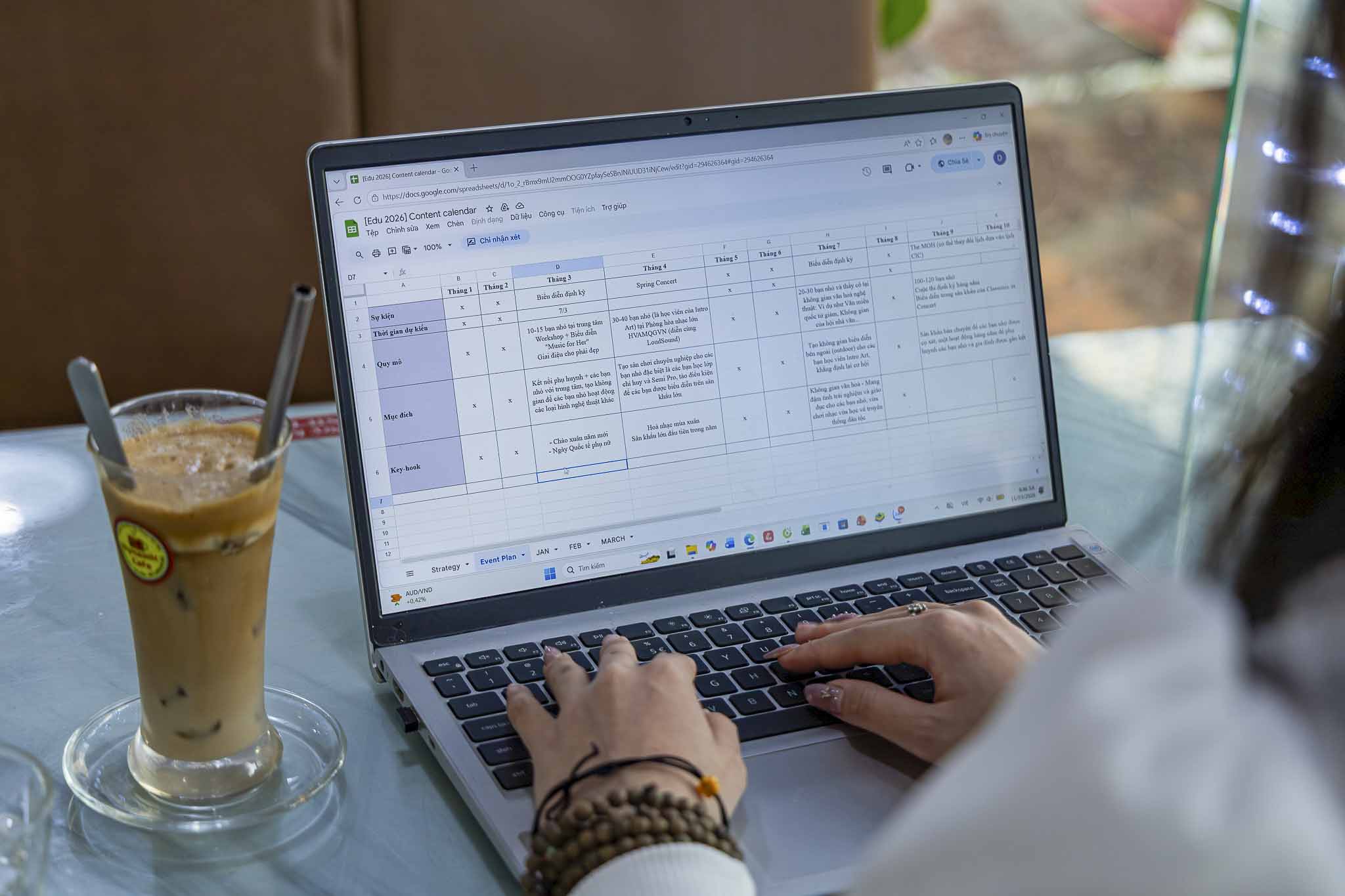 Gi&aacute; xăng tăng cao 2026 , người d&acirc;n xoay xở với chi ti&ecirc;u h&agrave;ng ng&agrave;y - Ảnh 10.