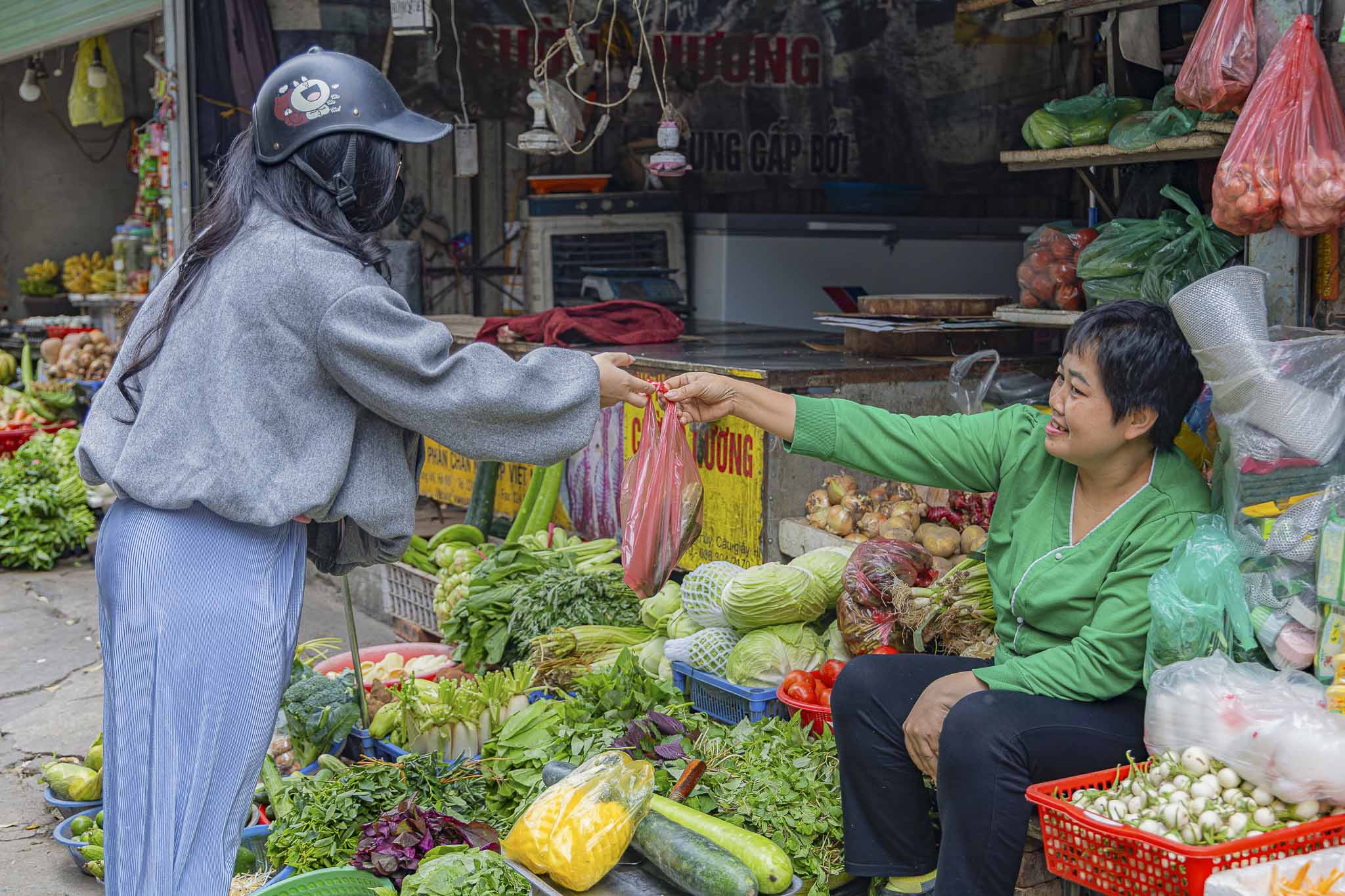 Gi&aacute; xăng tăng cao 2026 , người d&acirc;n xoay xở với chi ti&ecirc;u h&agrave;ng ng&agrave;y - Ảnh 7.