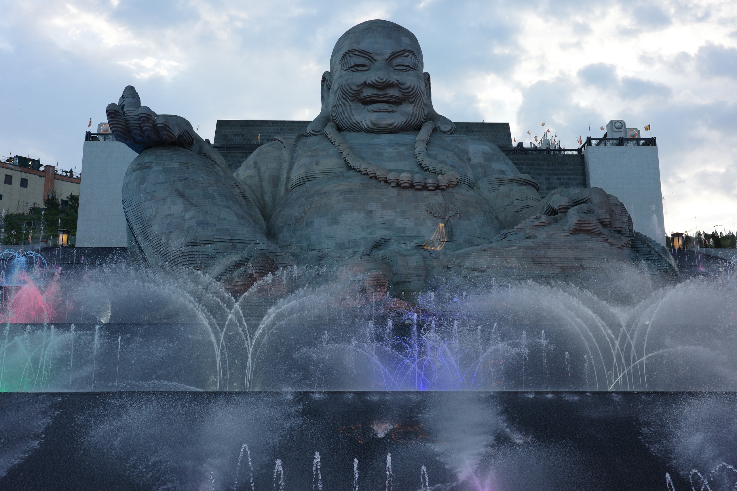 L&yacute; giải b&iacute; ẩn đường hầm b&ecirc;n trong tượng Bồ T&aacute;t Di Lặc ở N&uacute;i B&agrave; Đen - Ảnh 1.