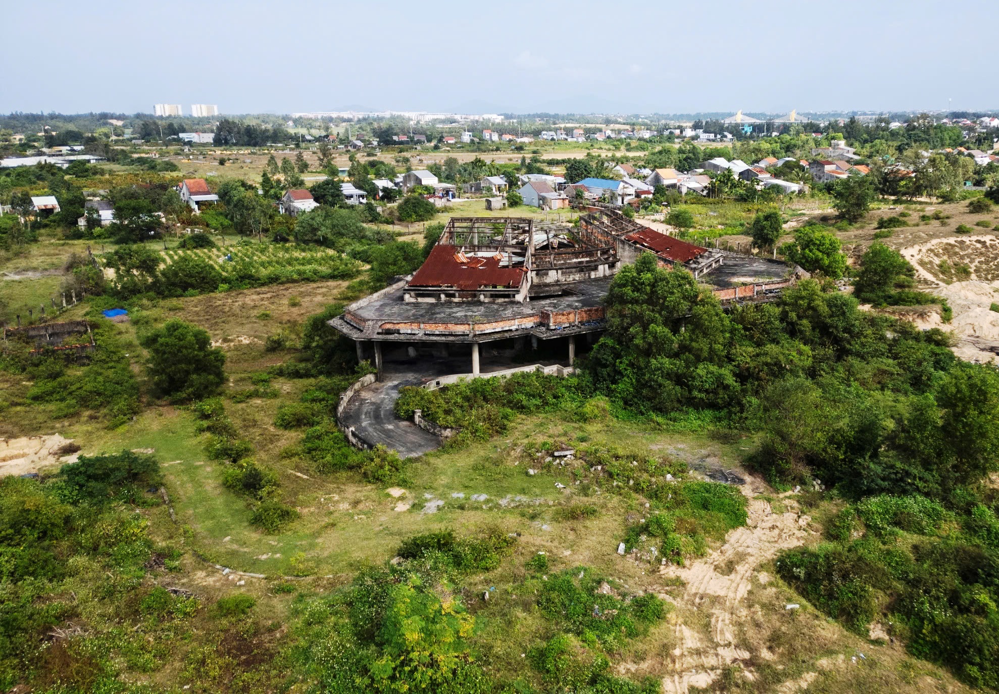 Đ&agrave; Nẵng: Cận cảnh nh&agrave; hỏa t&aacute;ng 'ma' 13 tỉ đồng bỏ hoang hơn 2 thập kỷ- Ảnh 15.