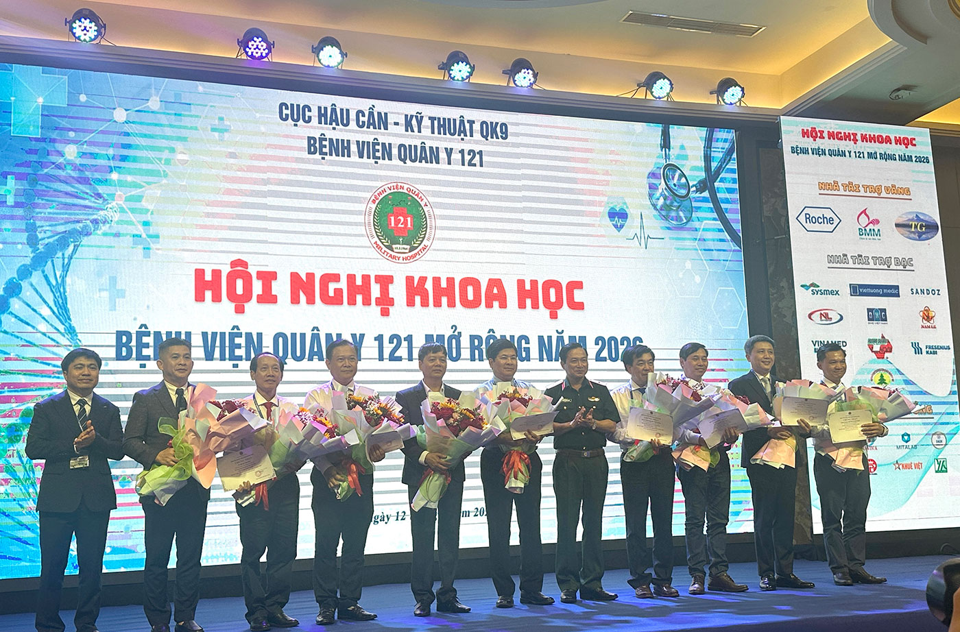 Bệnh viện Quân y 121 phát triển mạnh mẽ - Ảnh 1.