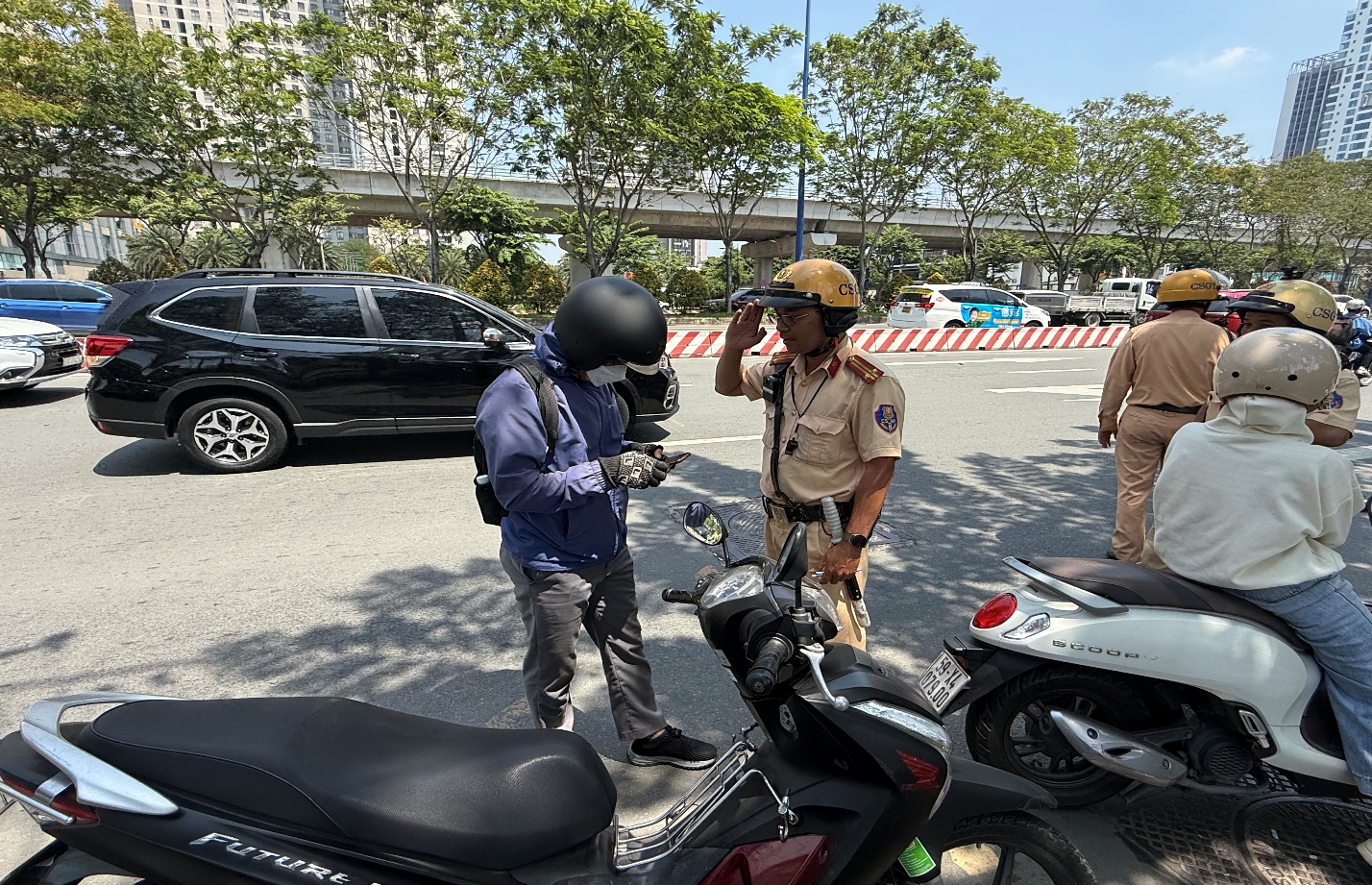 Bị CSGT TP.HCM bắn tốc độ, nhiều người ngỡ ngàng vì 'lỡ tăng ga' nơi đường đẹp - Ảnh 3.