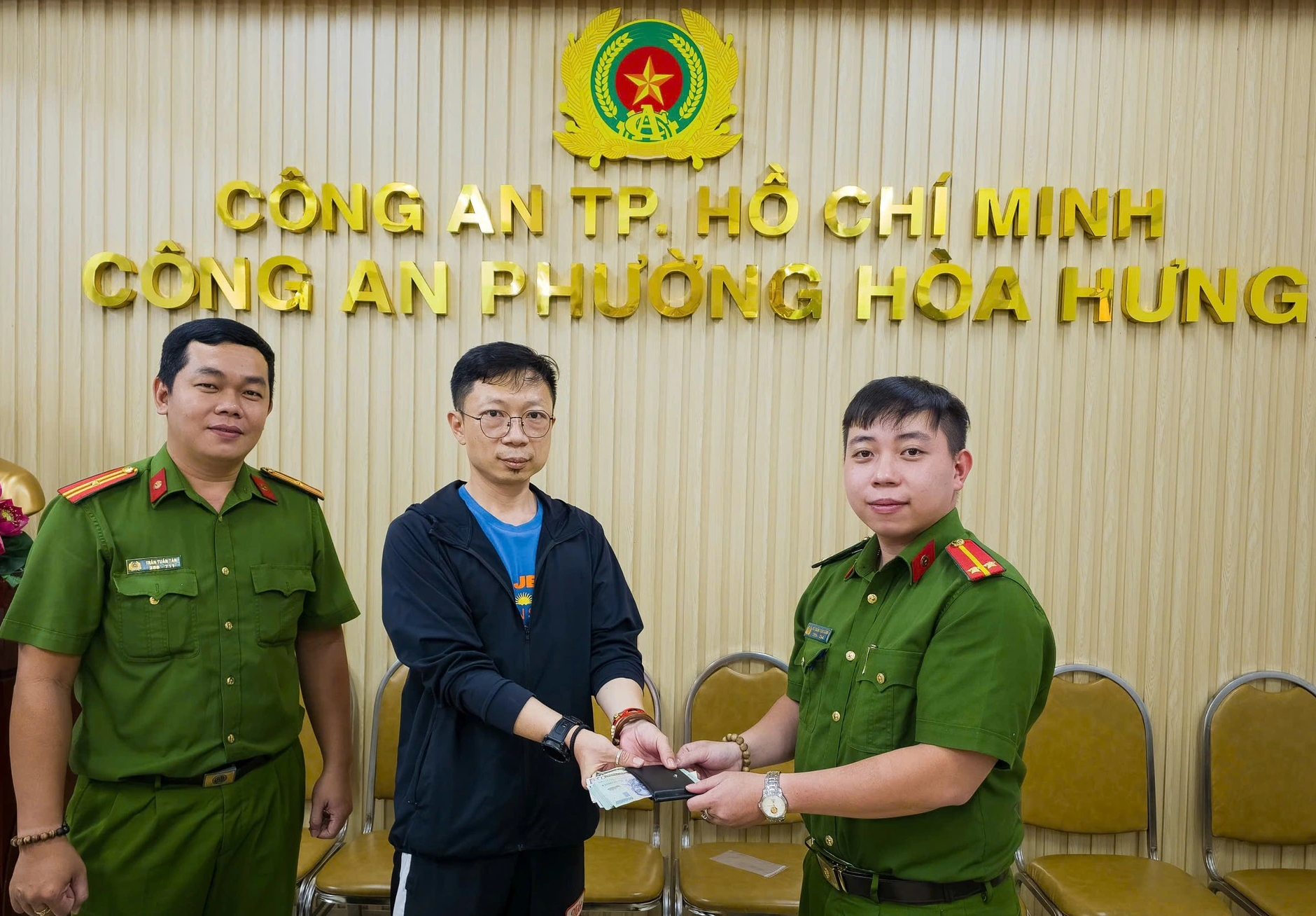 Chưa đầy 60 phút, Công an TP.HCM phá vụ trộm tài sản của người nước ngoài - Ảnh 1.